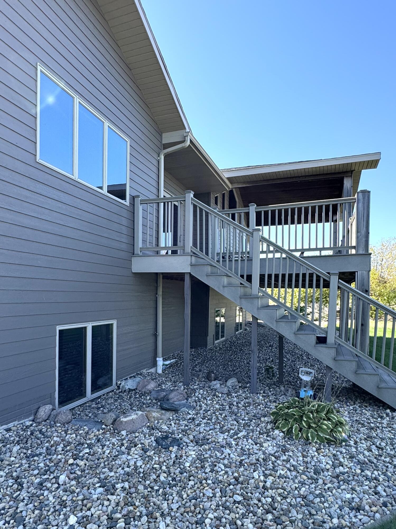 2404 Dean Dr