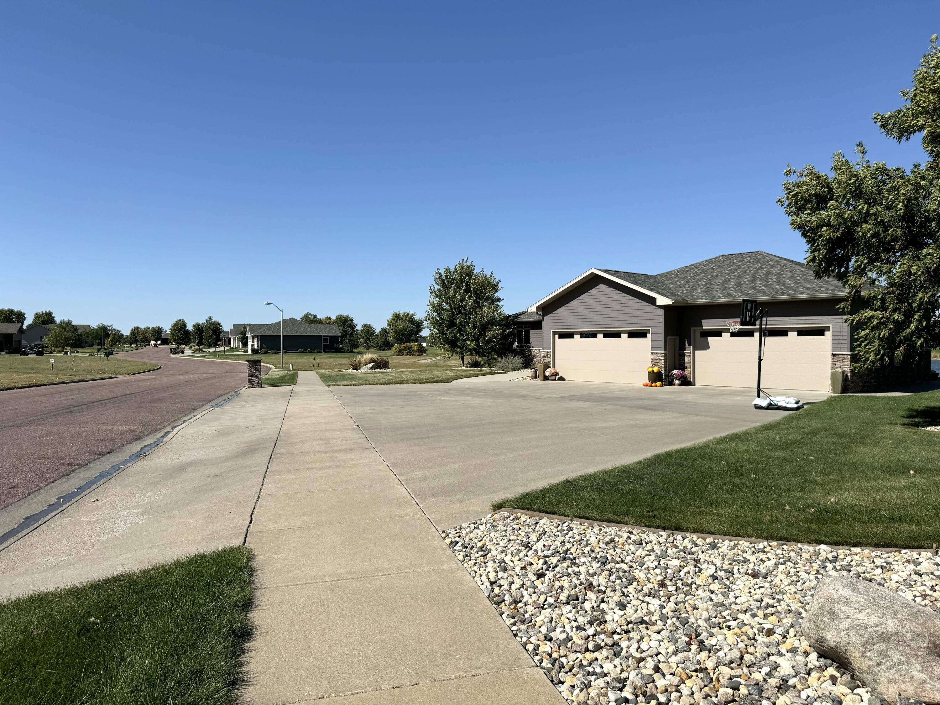 2404 Dean Dr