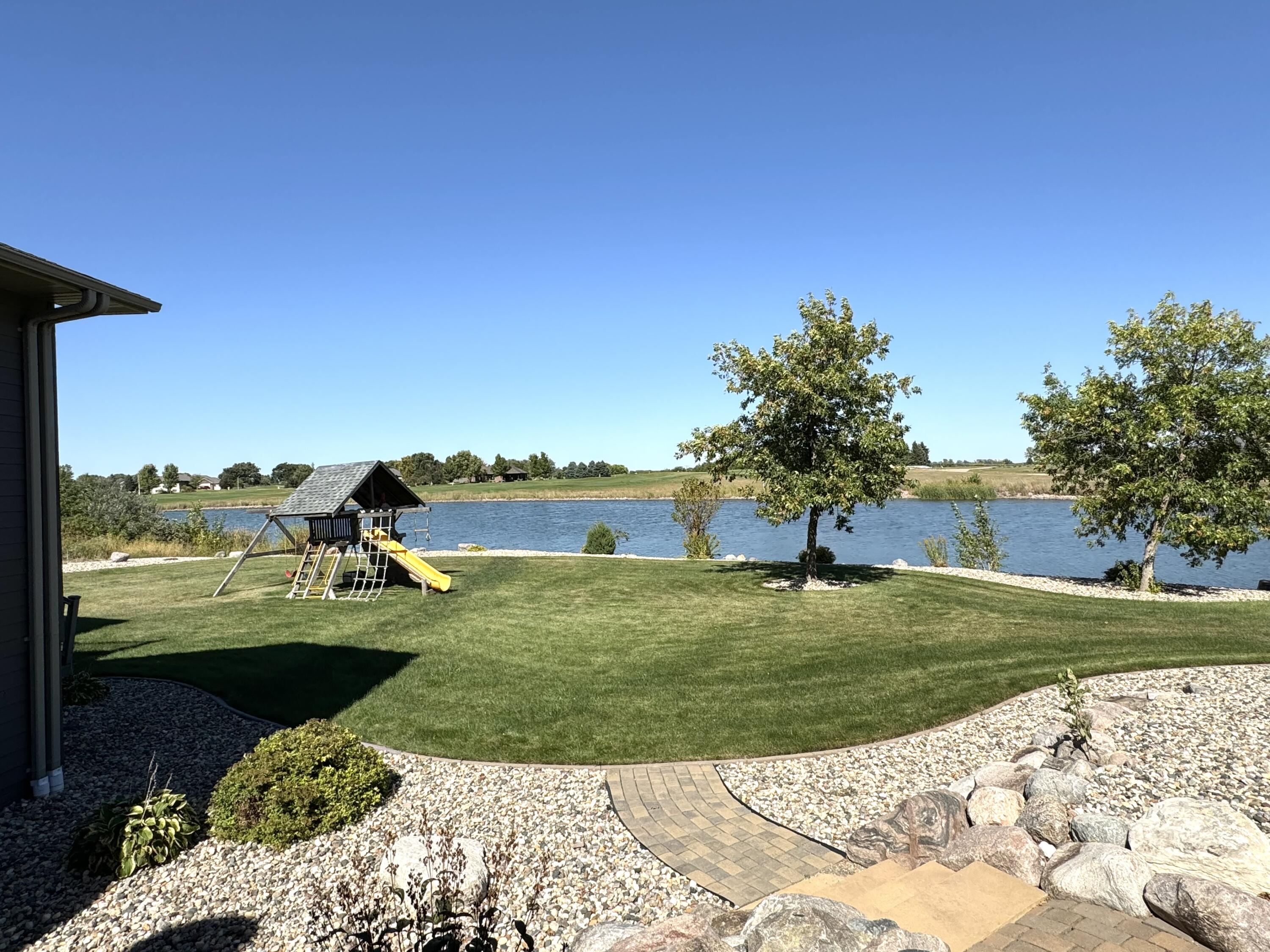 2404 Dean Dr