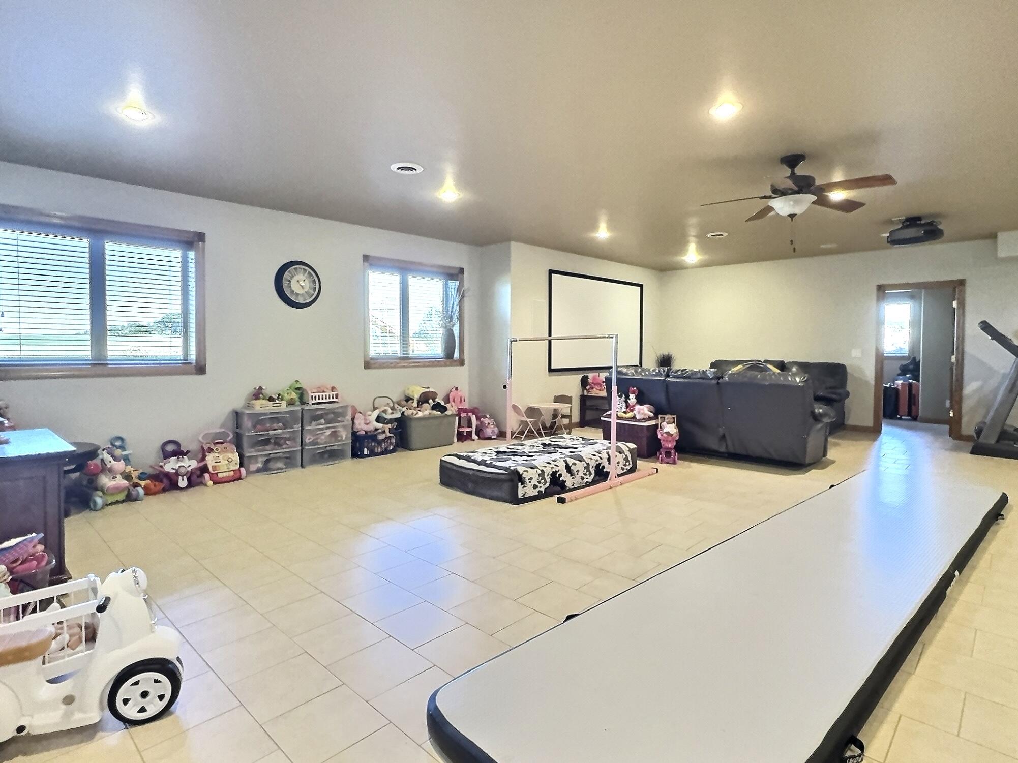 2404 Dean Dr