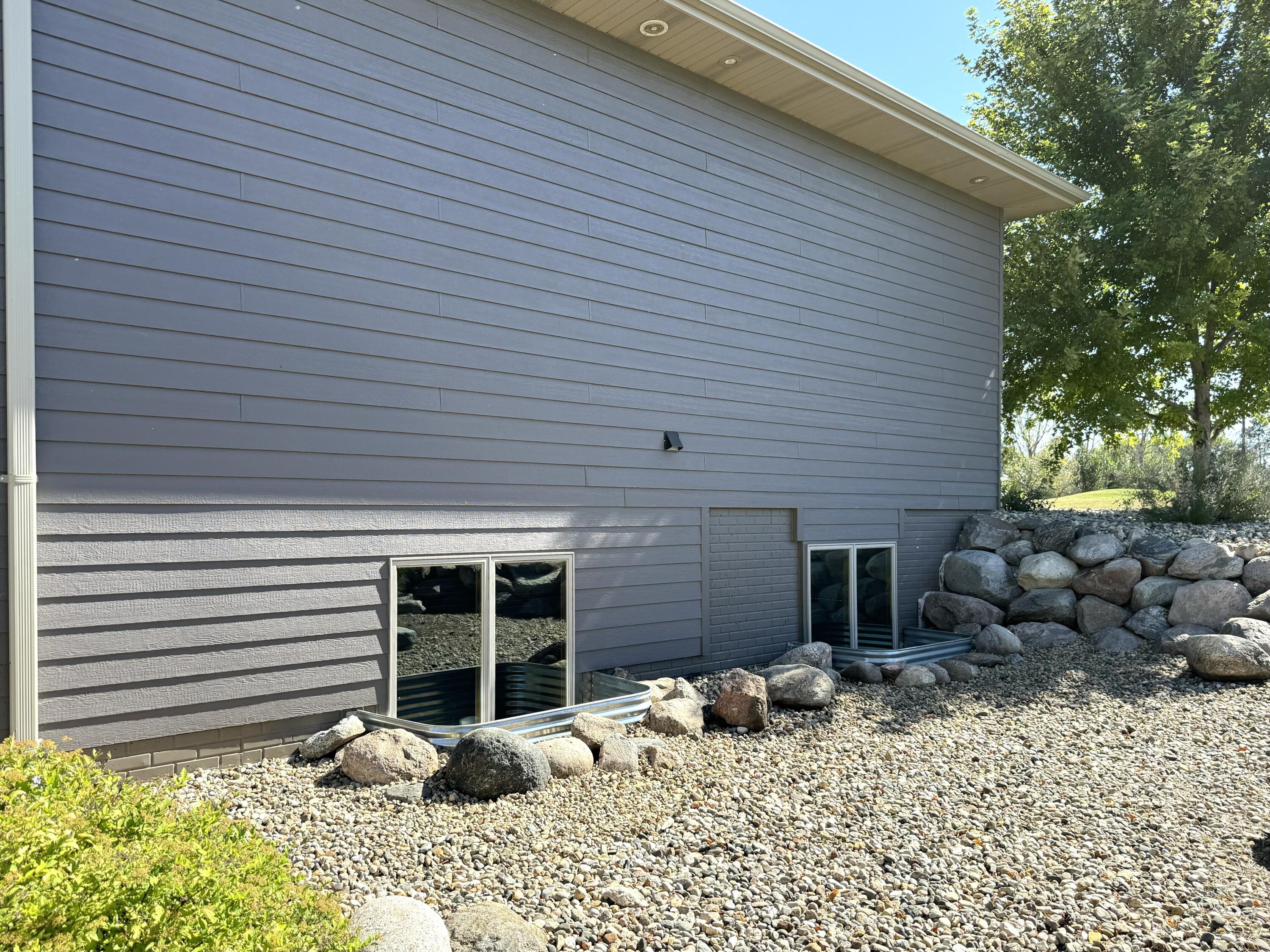 2404 Dean Dr