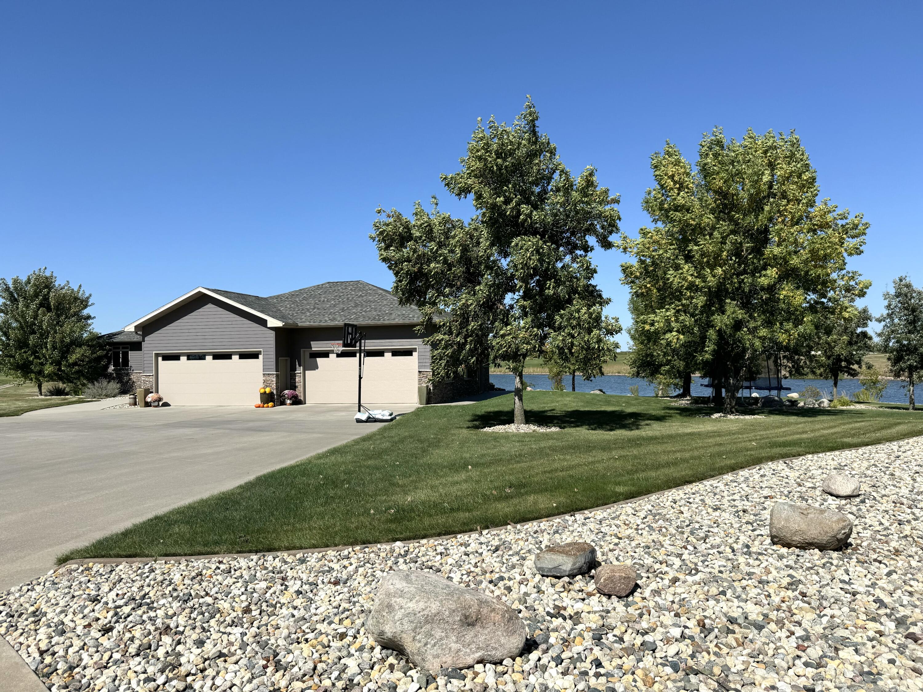 2404 Dean Dr
