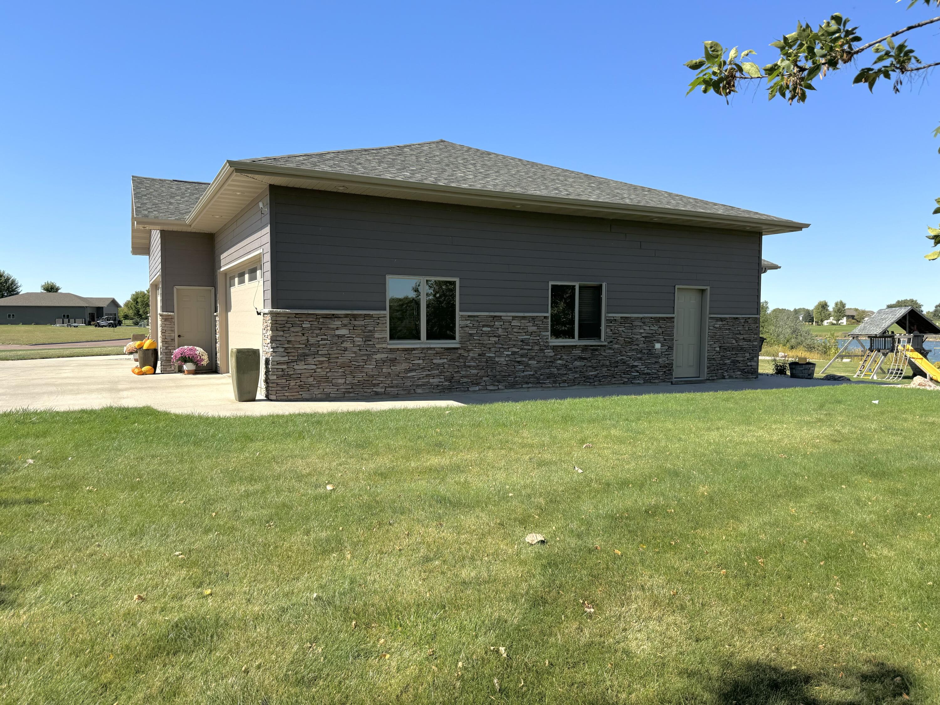 2404 Dean Dr