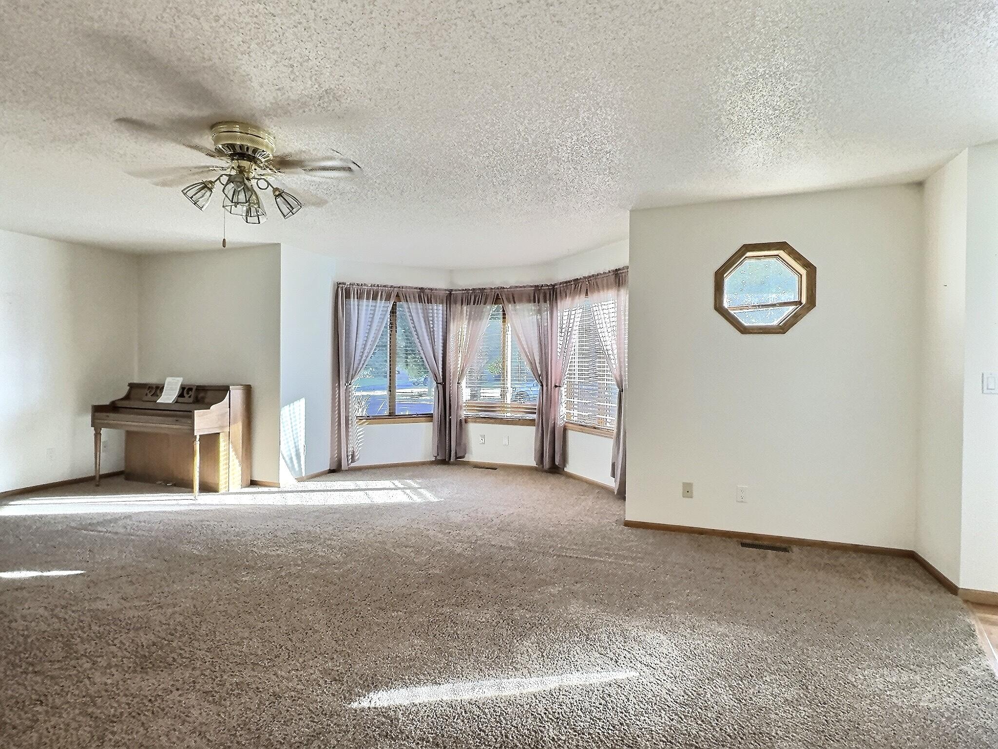 1300 Roland Ln