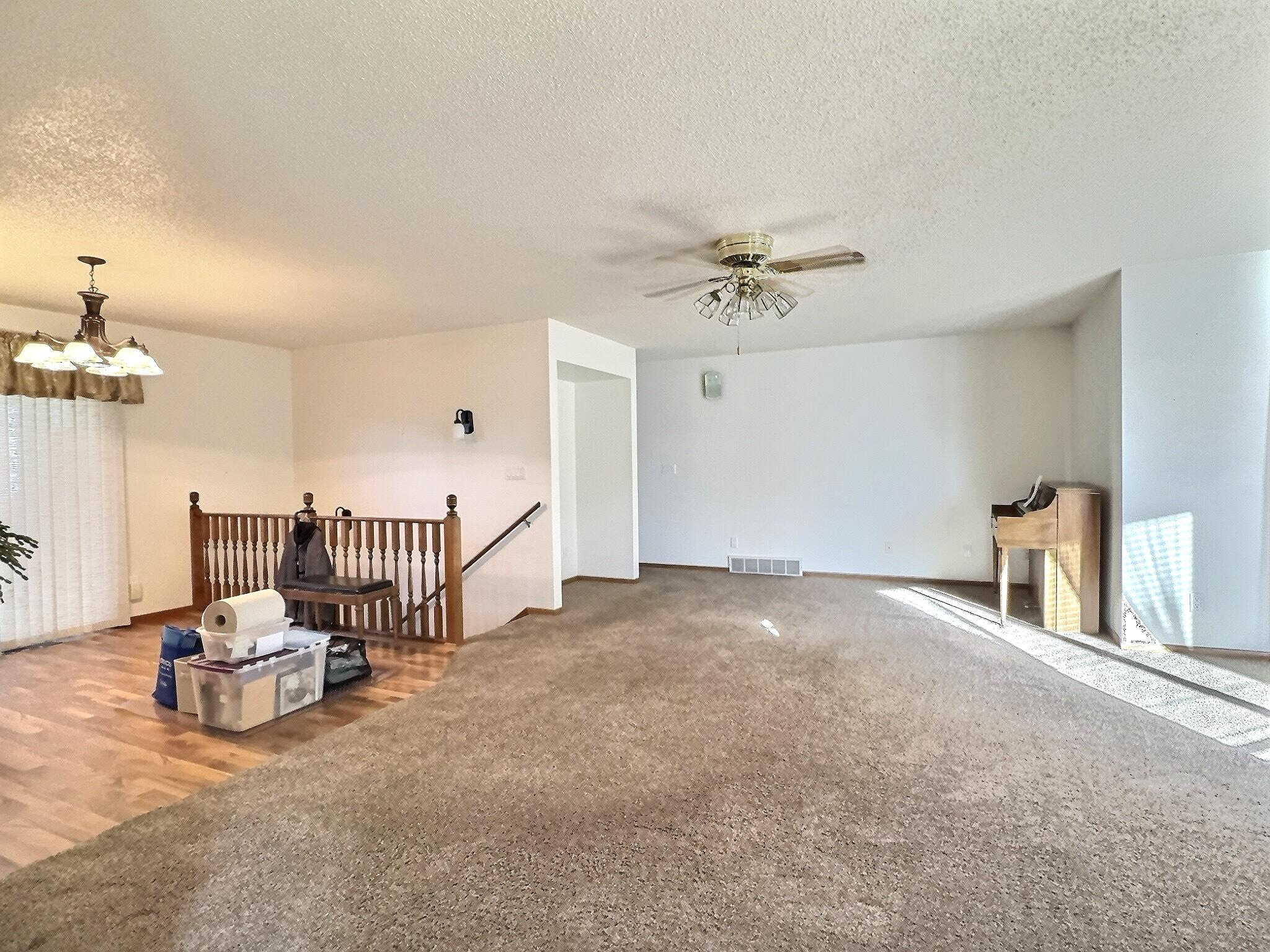 1300 Roland Ln