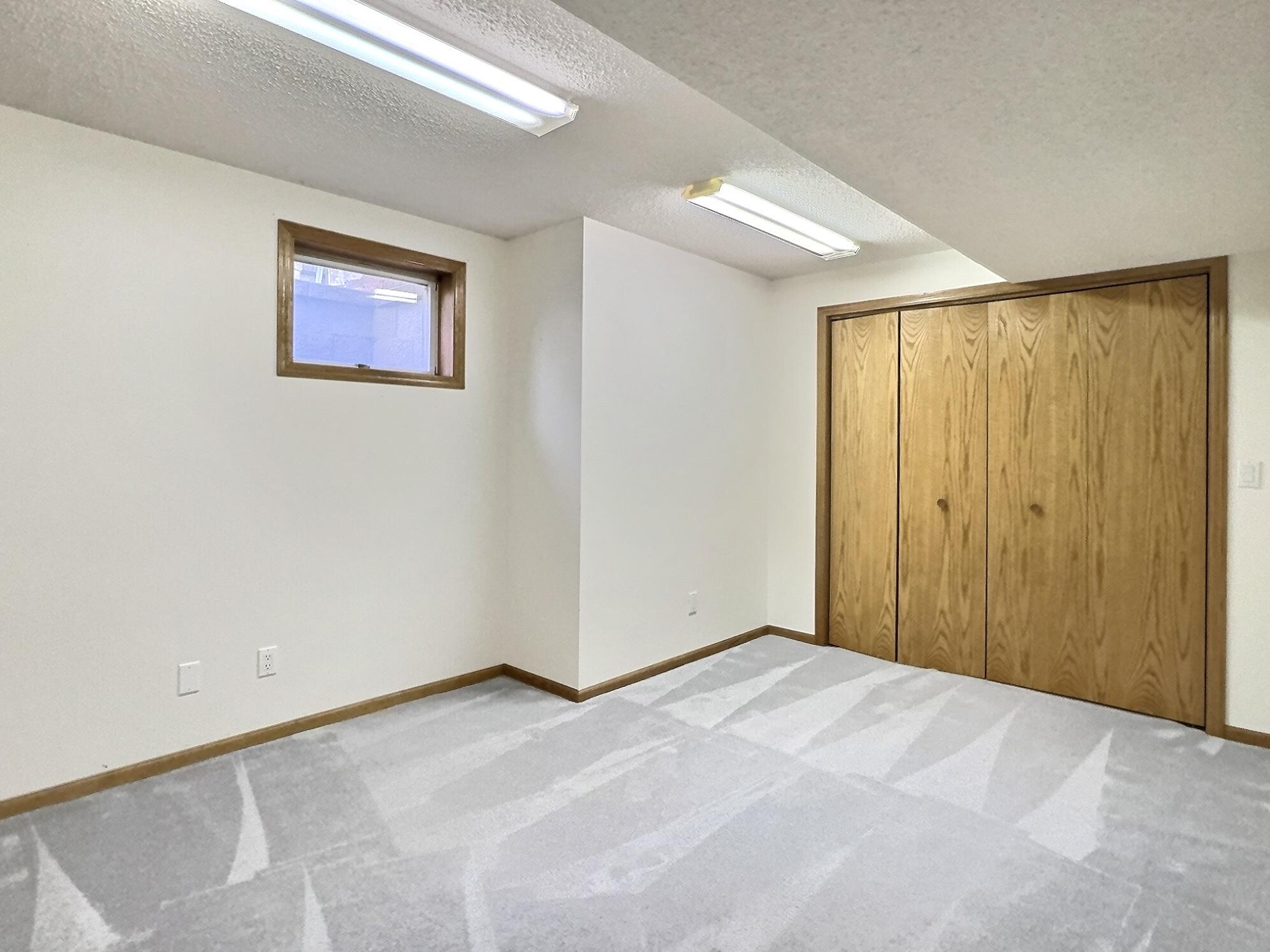 1300 Roland Ln