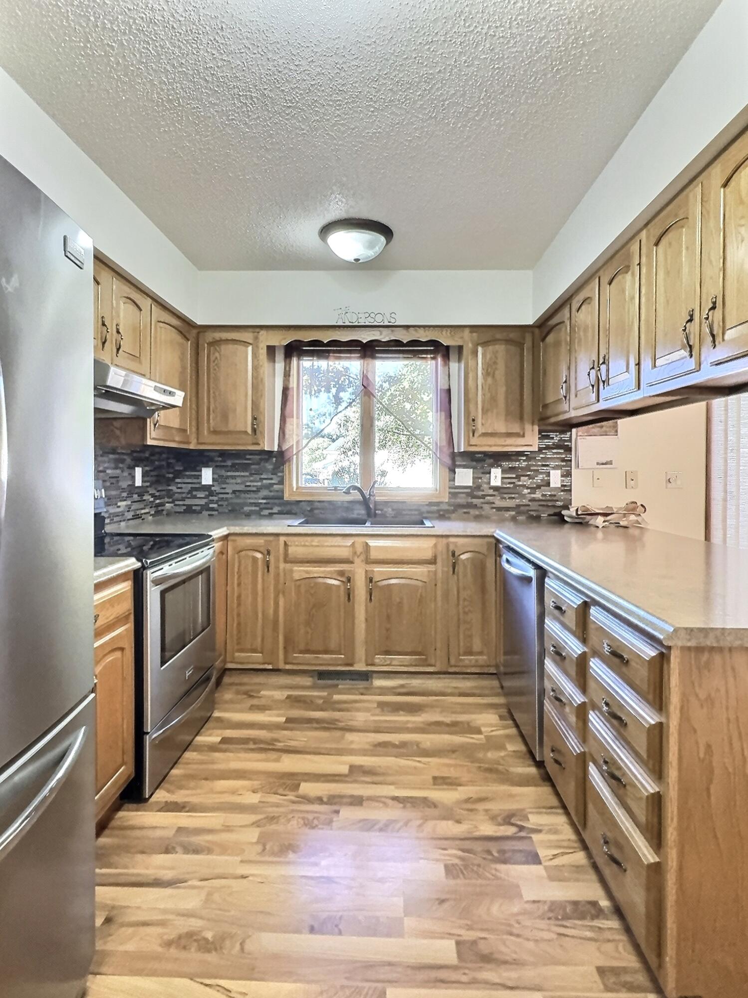 1300 Roland Ln