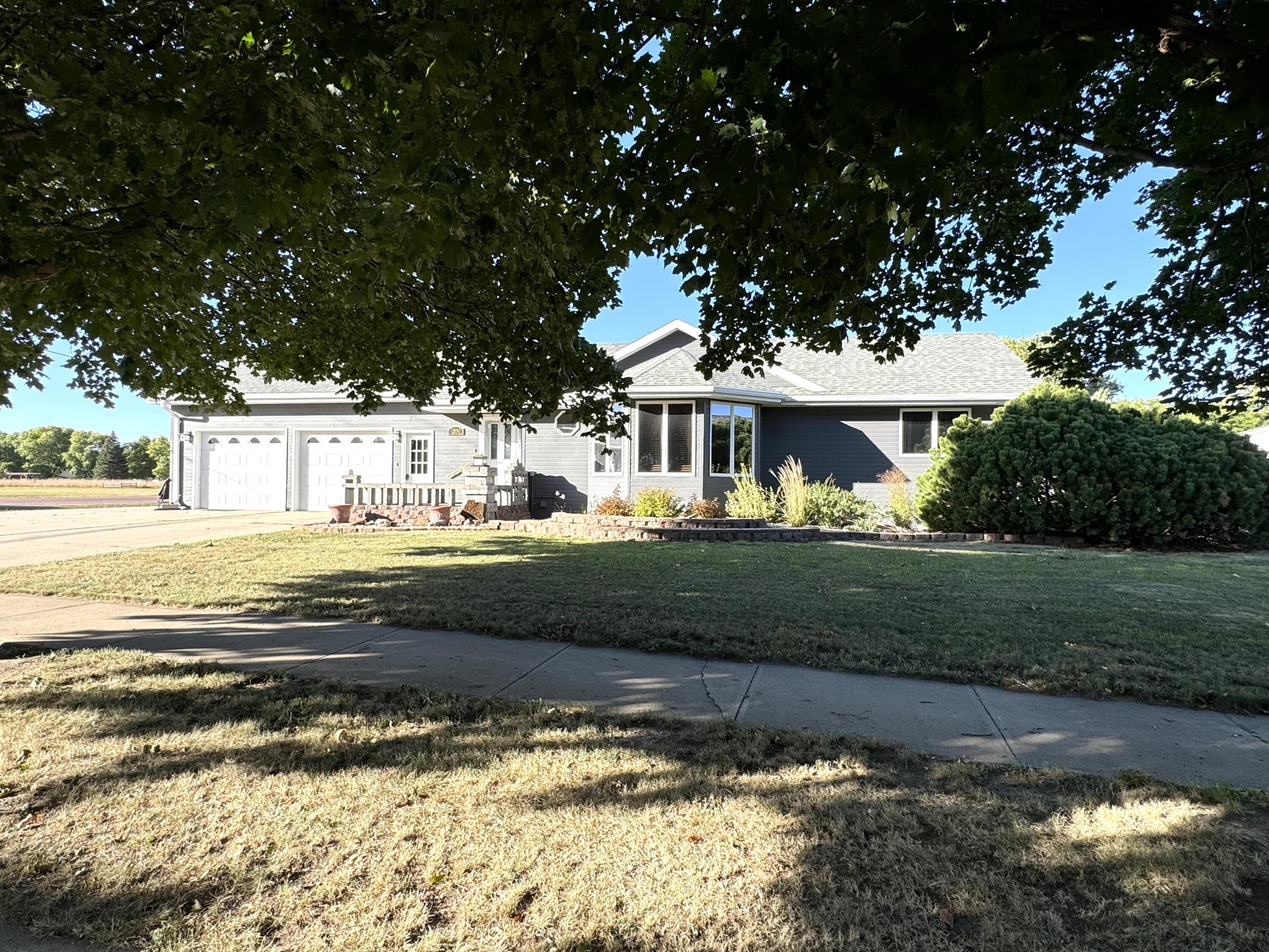 1300 Roland Ln