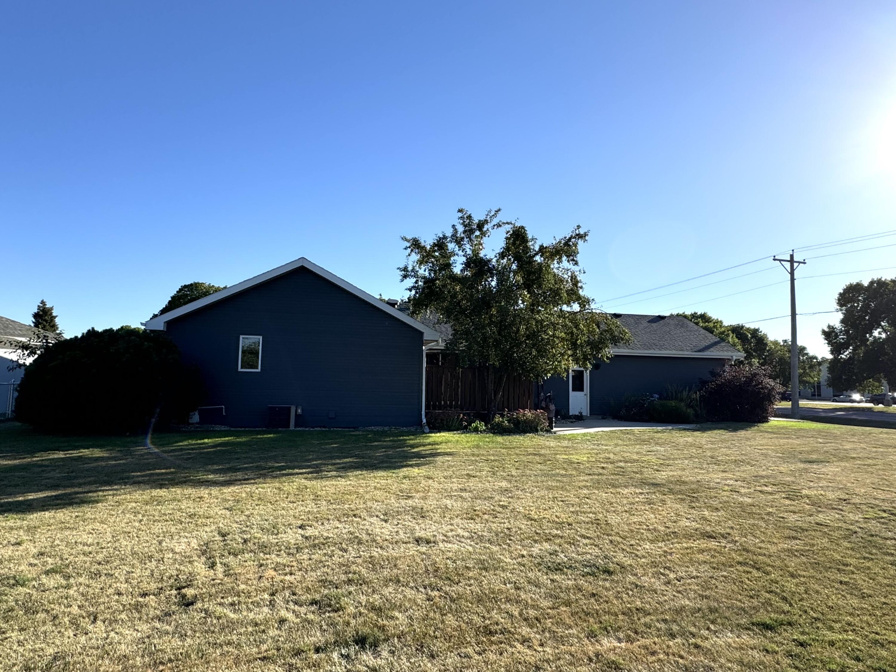 1300 Roland Ln