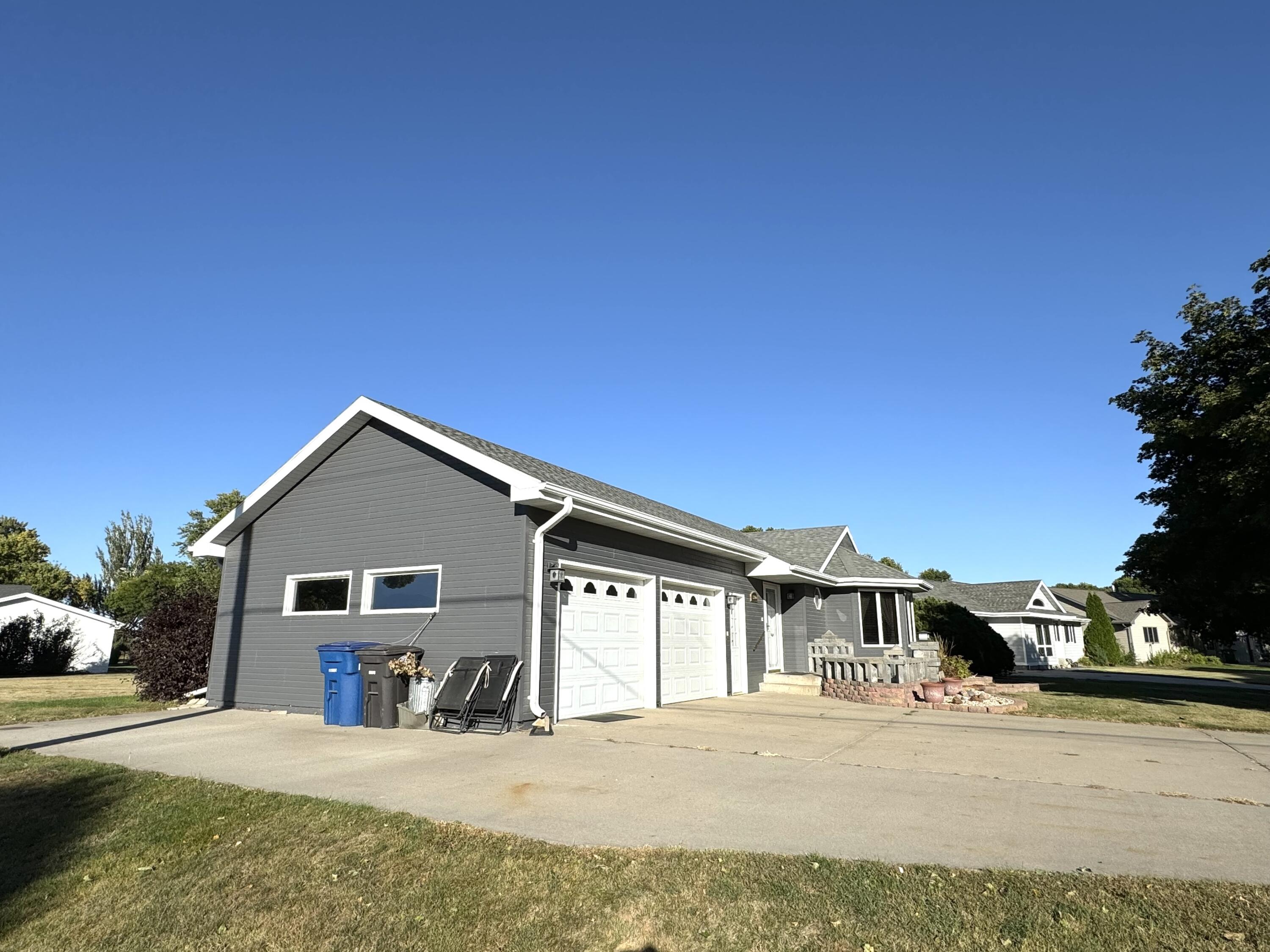 1300 Roland Ln