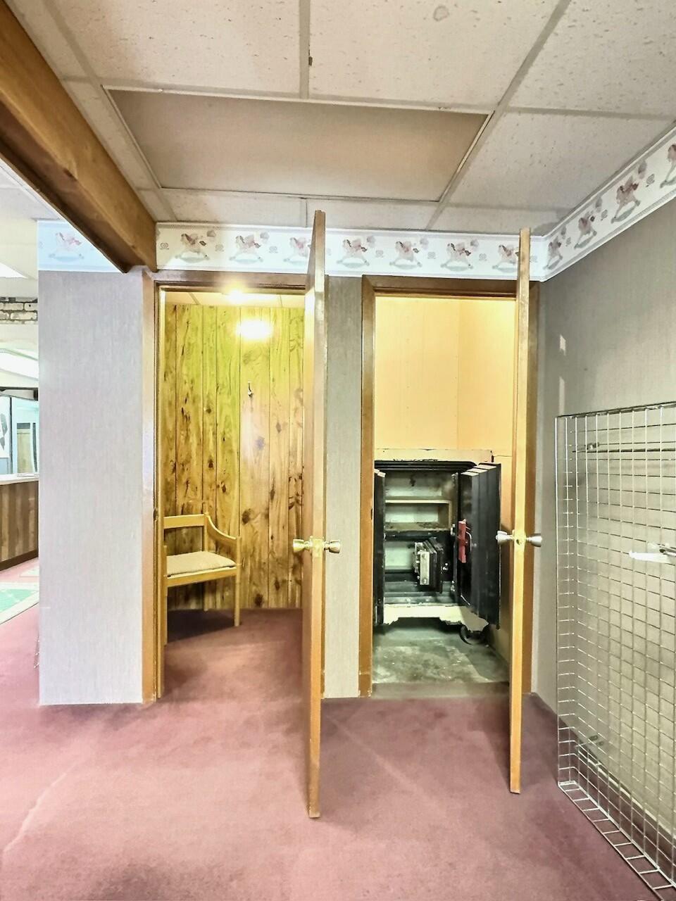 211 N Main St