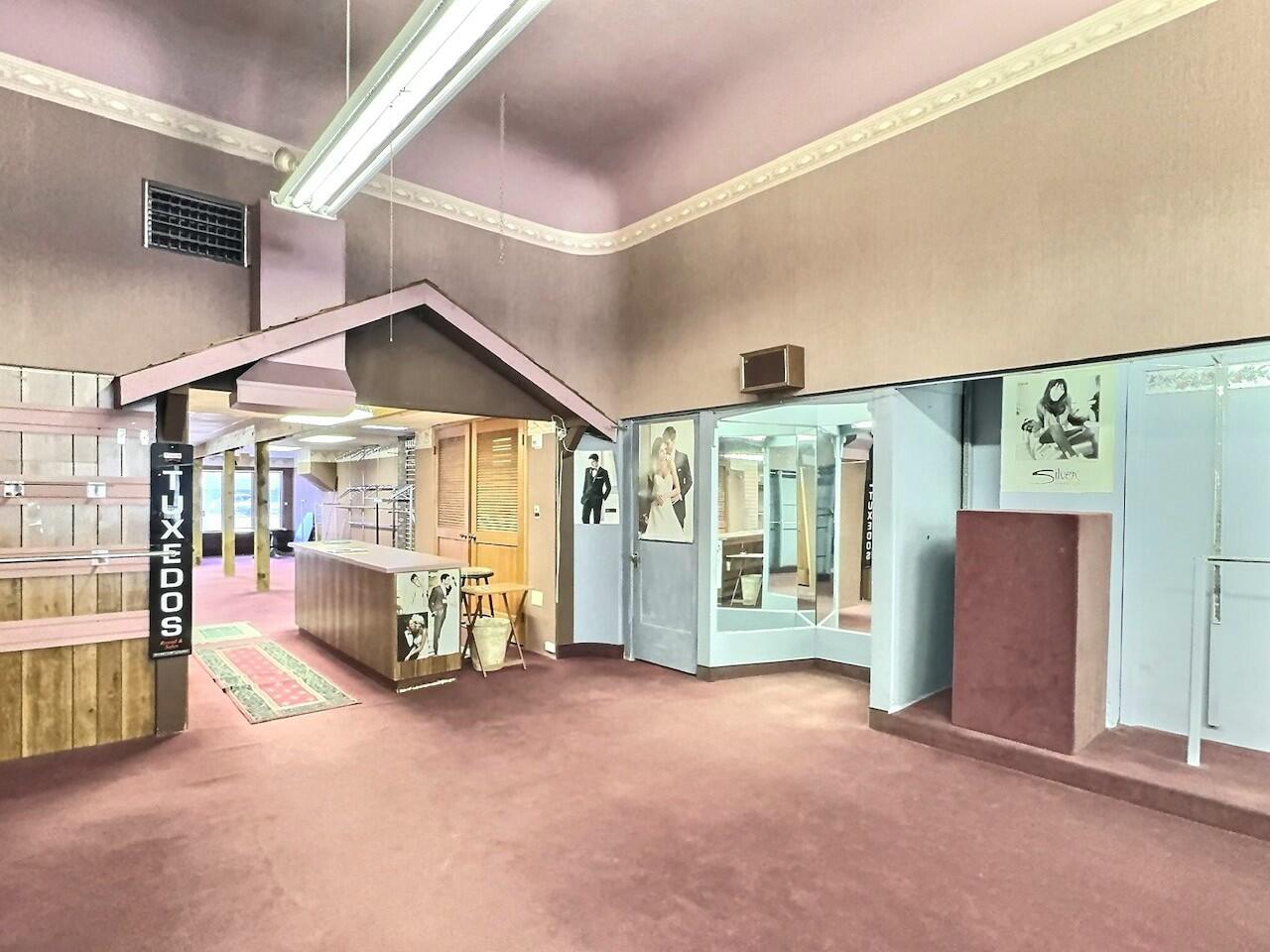 211 N Main St