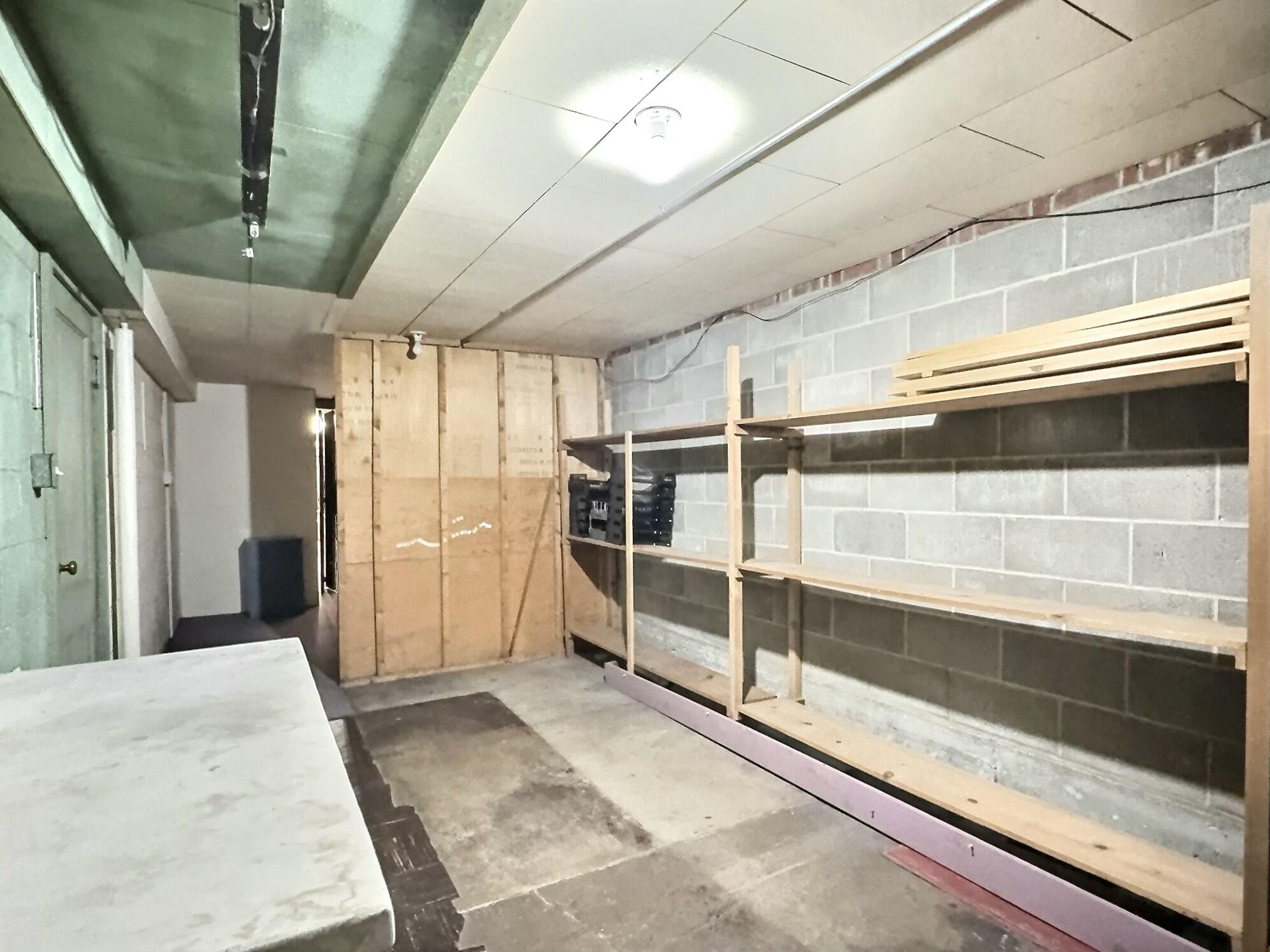211 N Main St