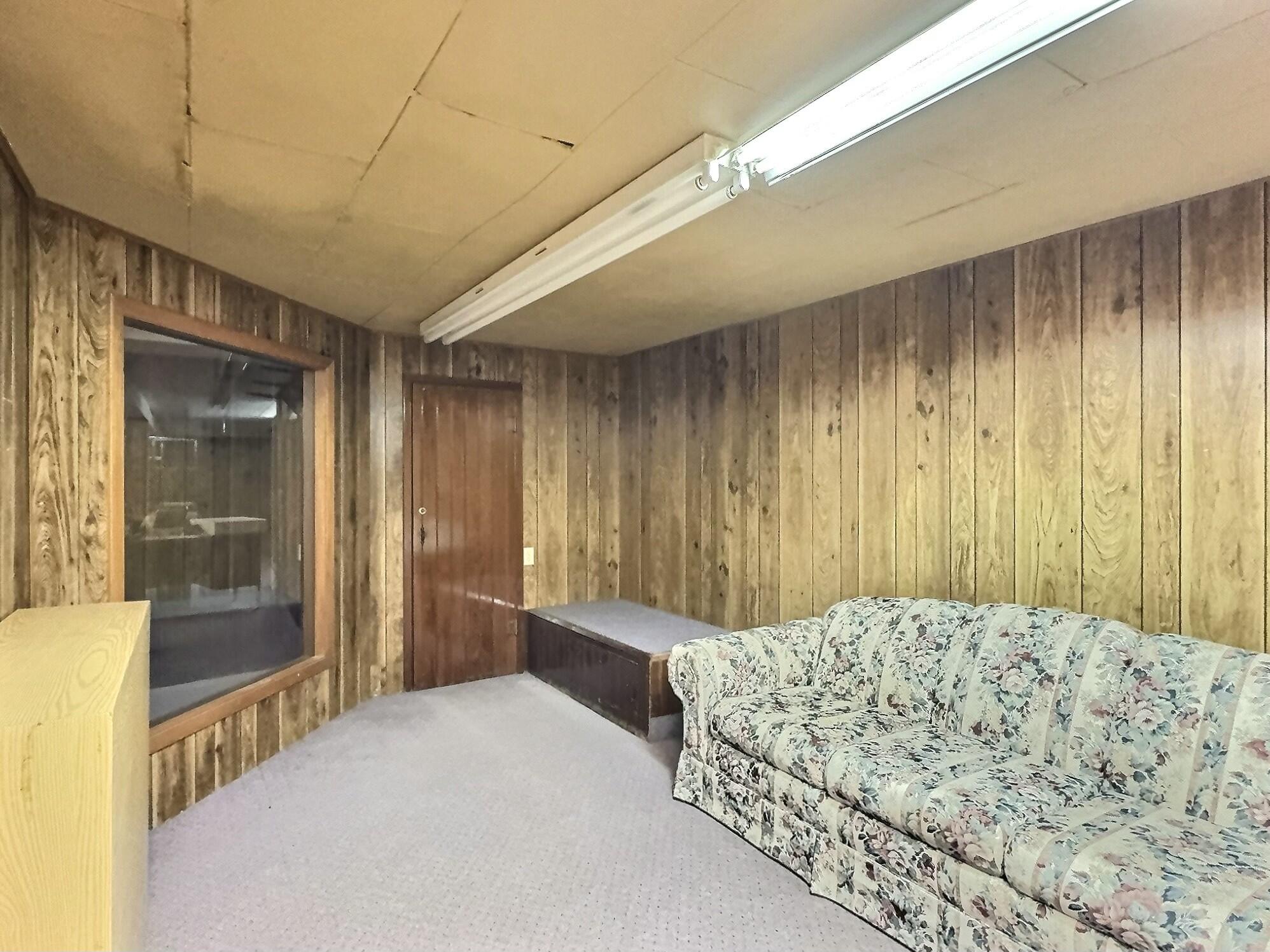 211 N Main St