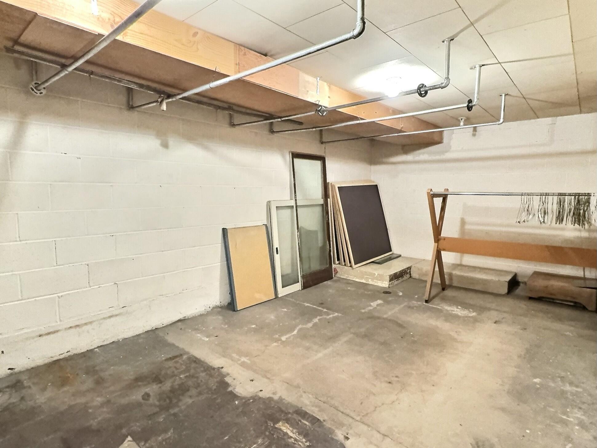 211 N Main St