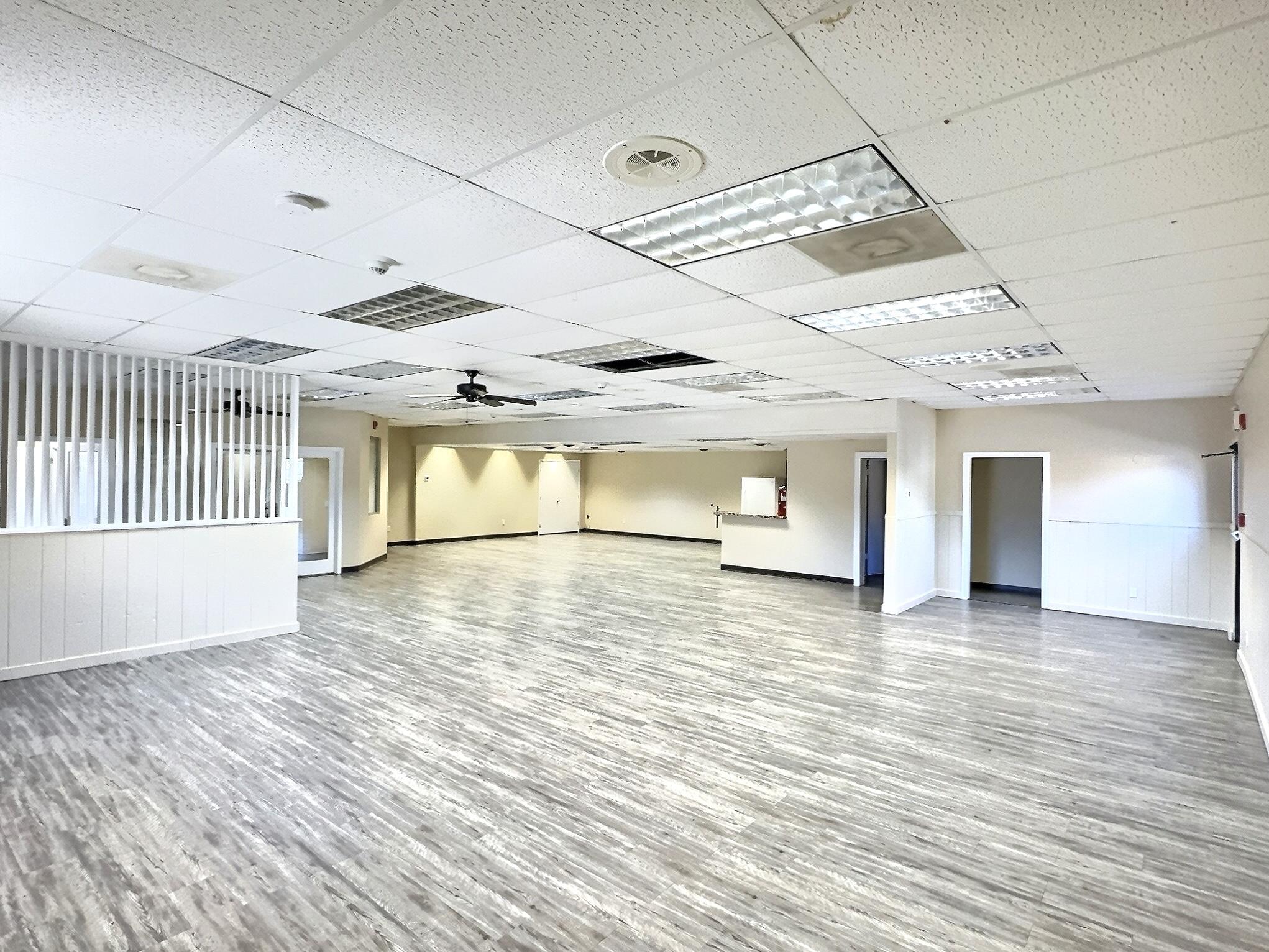 1109 N Main St