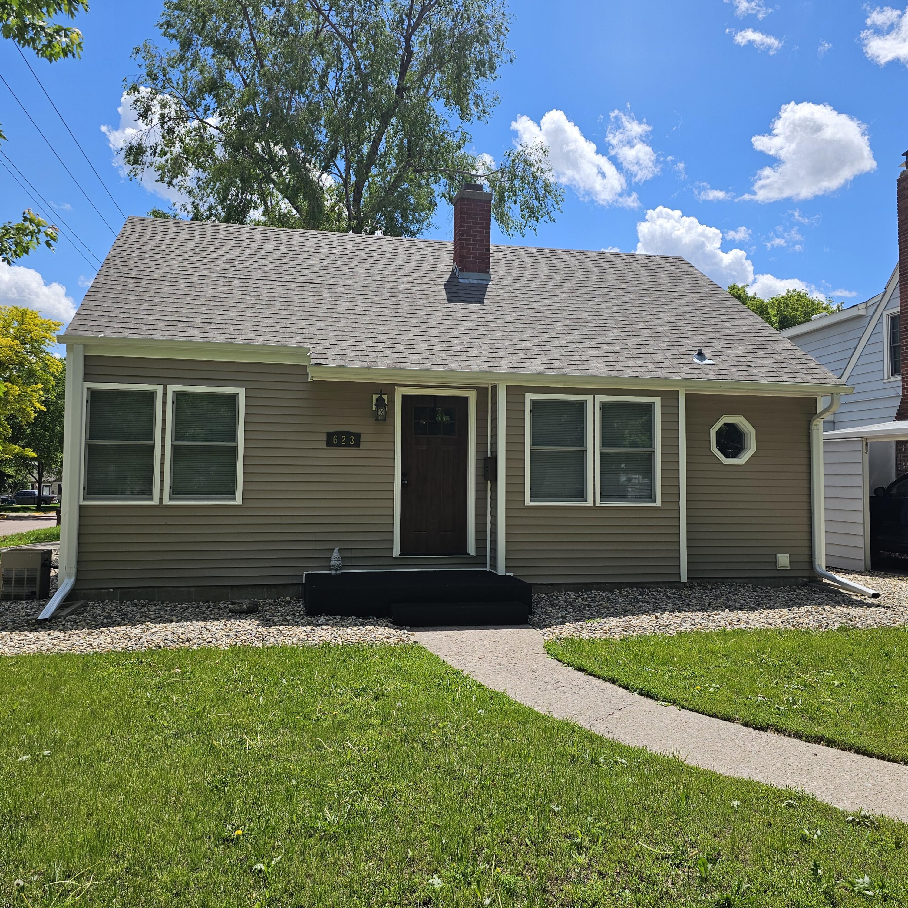 623 E 5th Ave