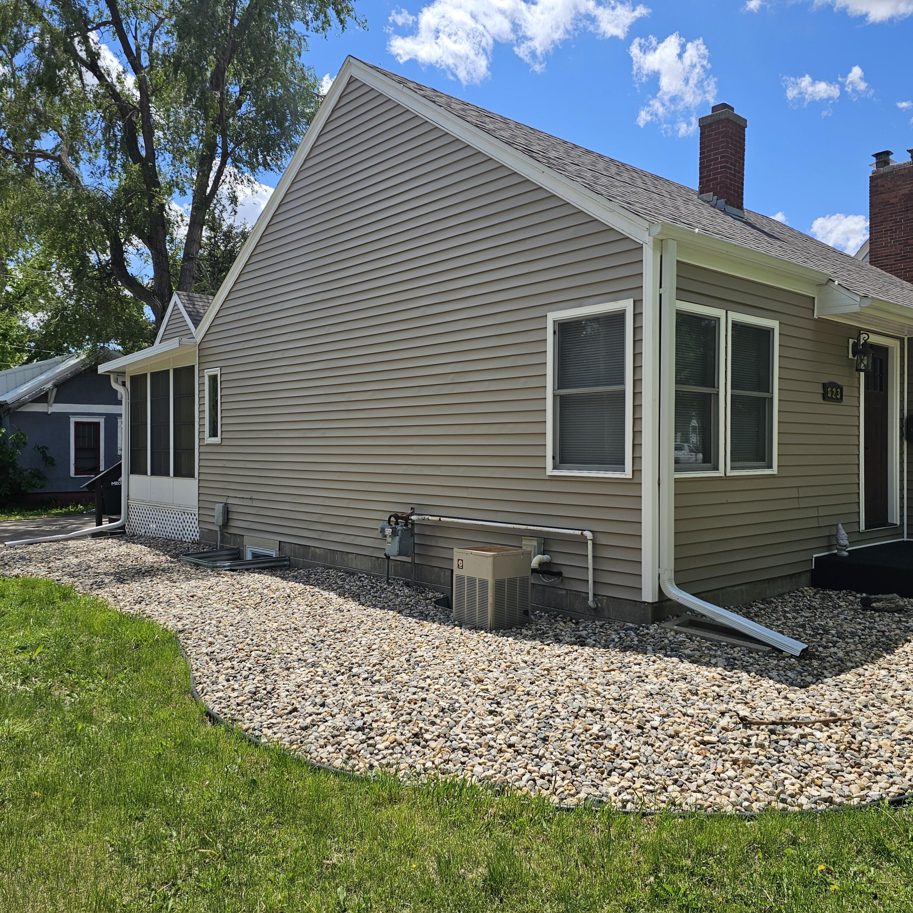 623 E 5th Ave