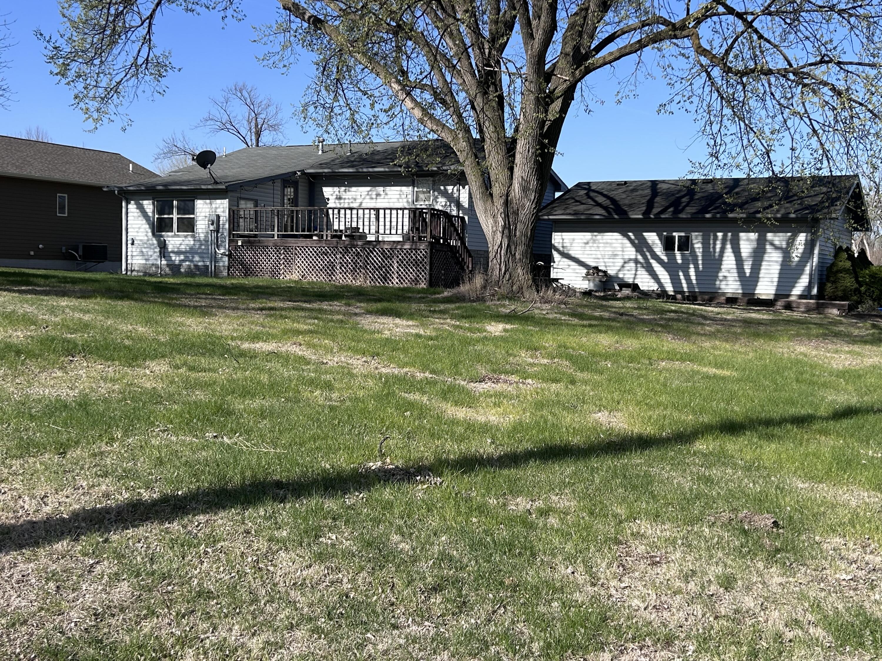 1008 Henderson Ave