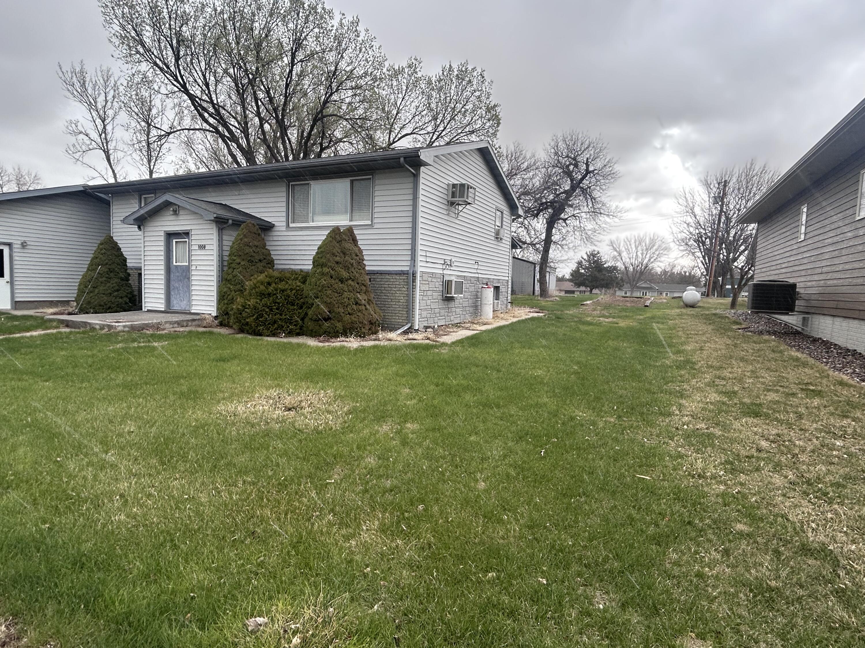 1008 Henderson Ave