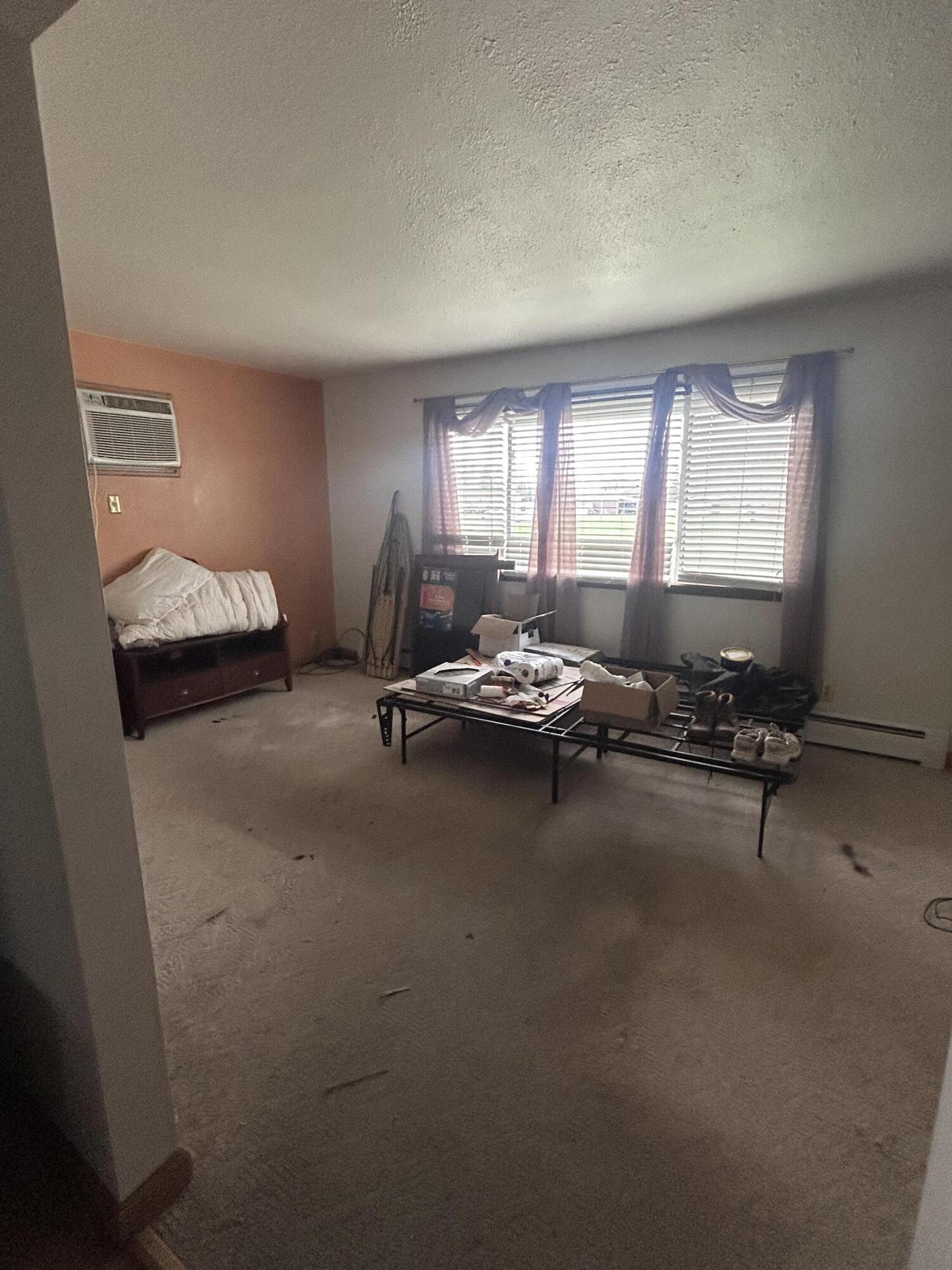 1008 Henderson Ave