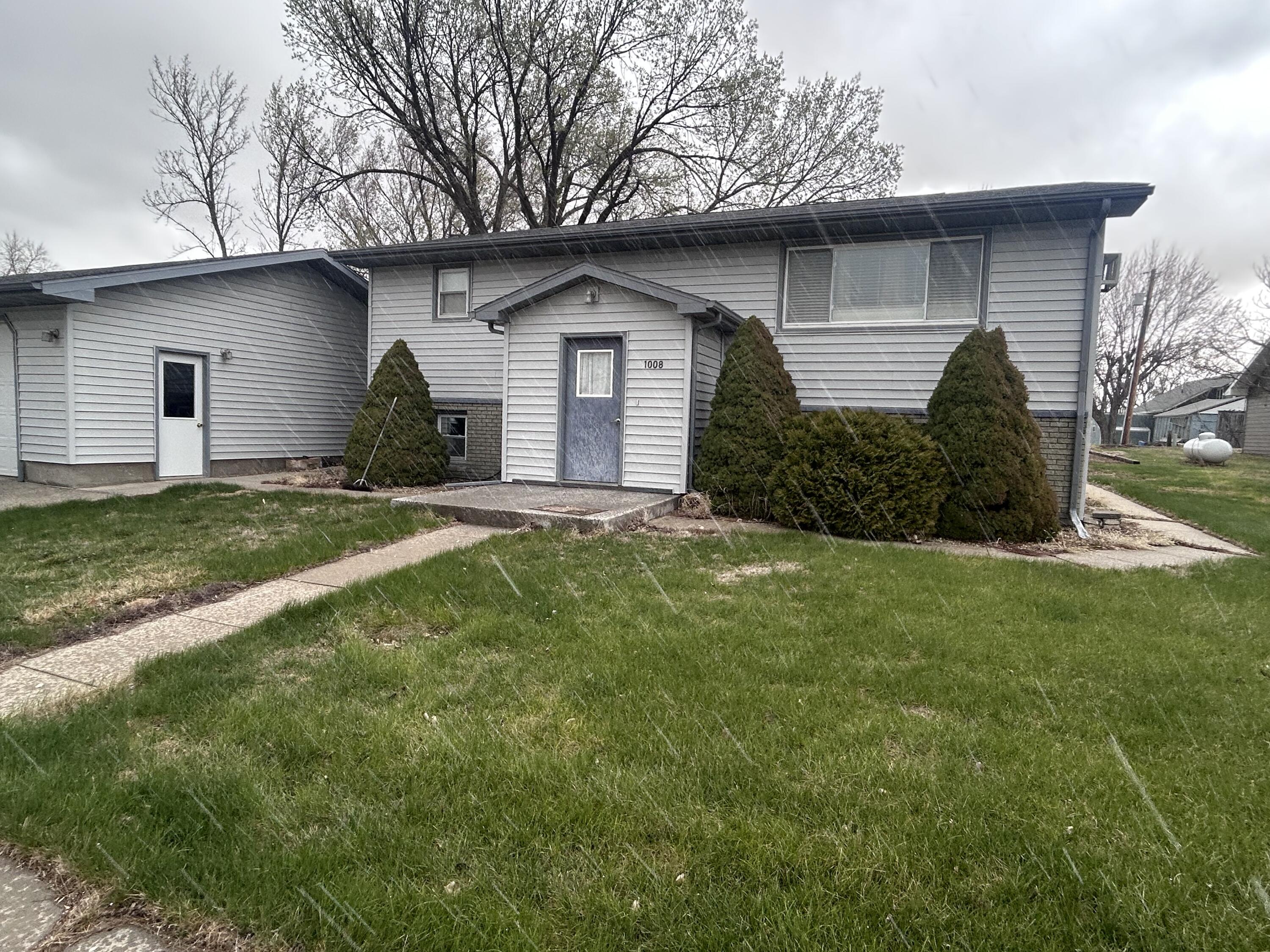 1008 Henderson Ave