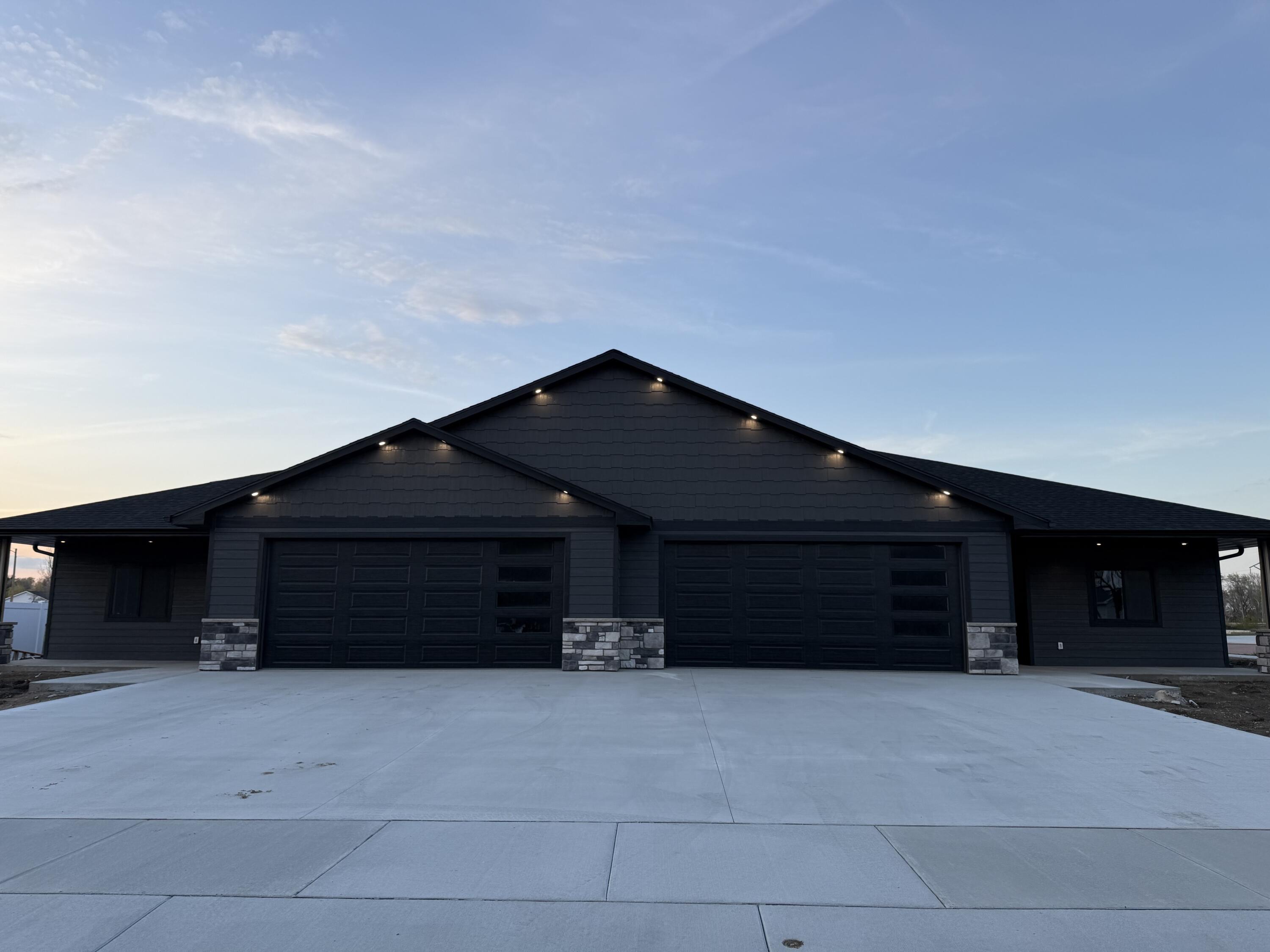 1122 Cottonwood Cir