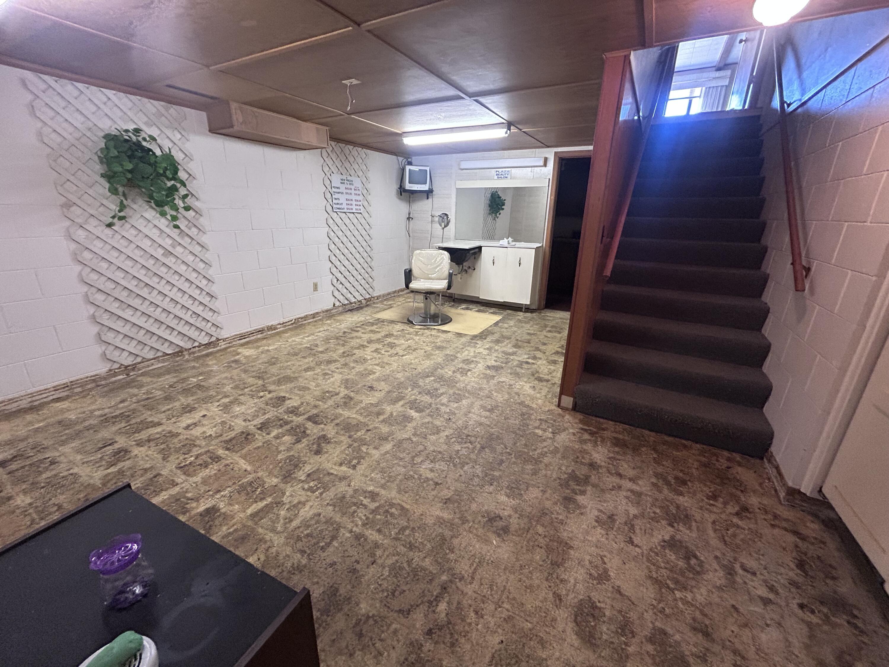 4401 N Main St