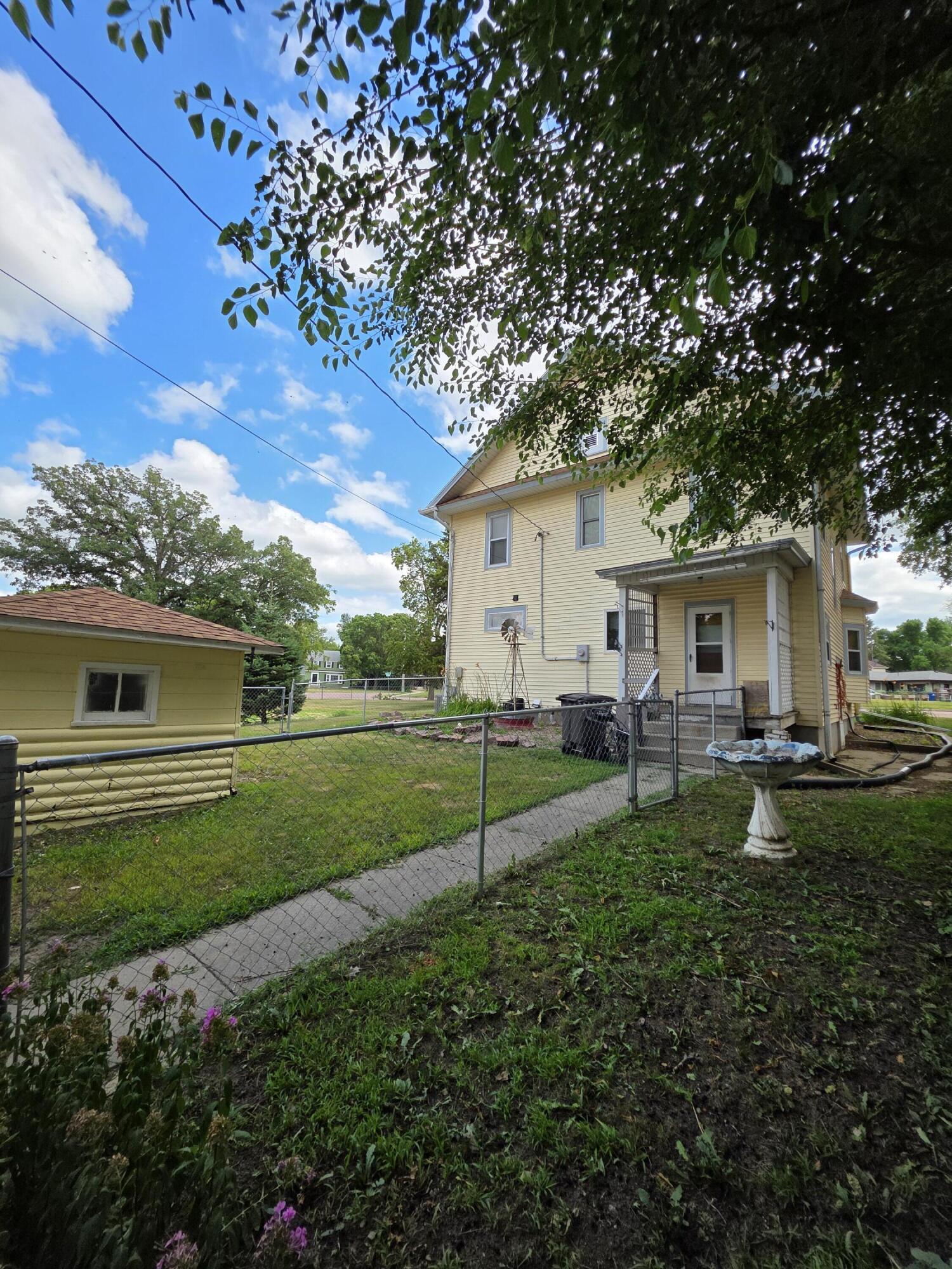 922 University Blvd