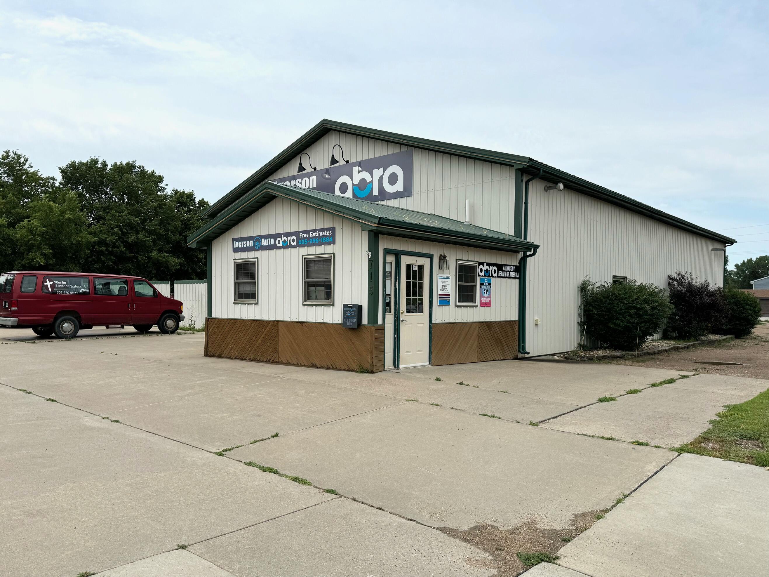 715 S Main St