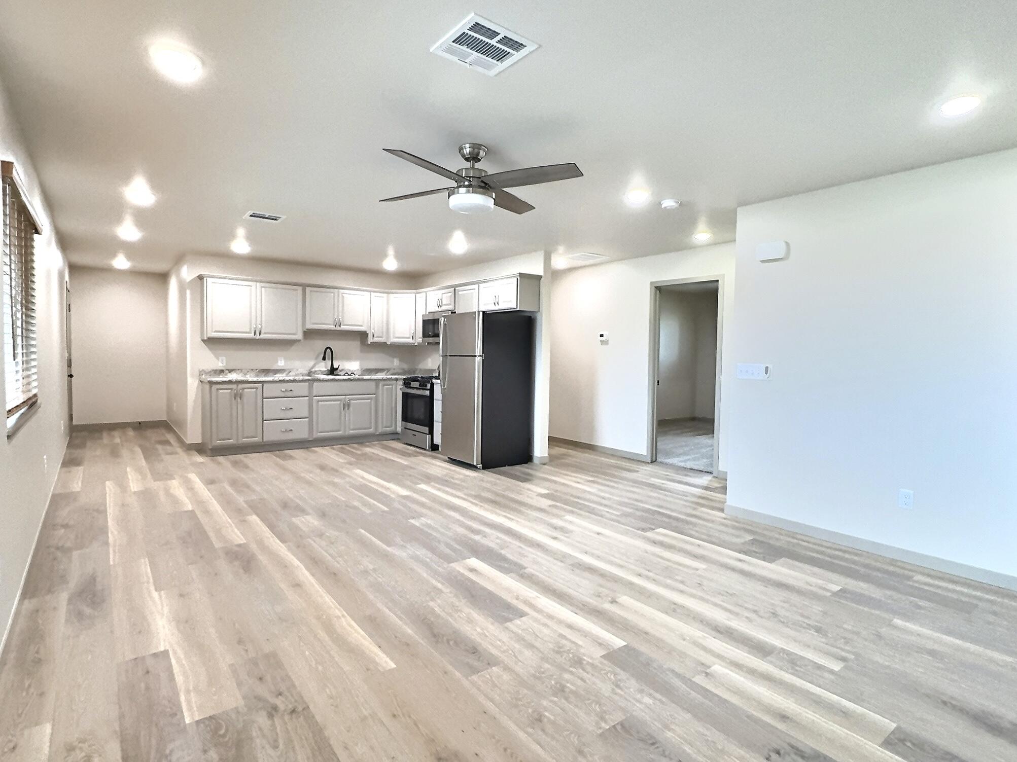 1101 S Lawler St