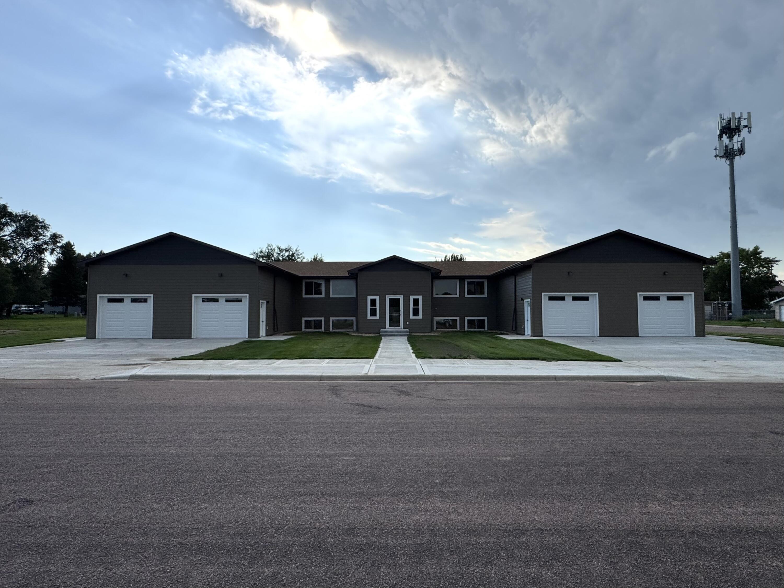 1101 S Lawler St