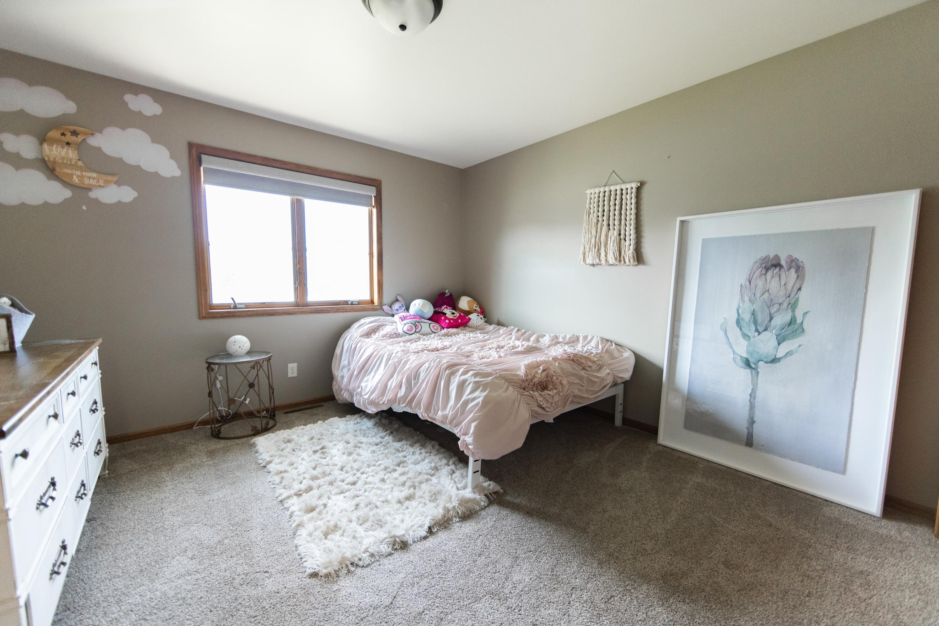 1435 Country Dr