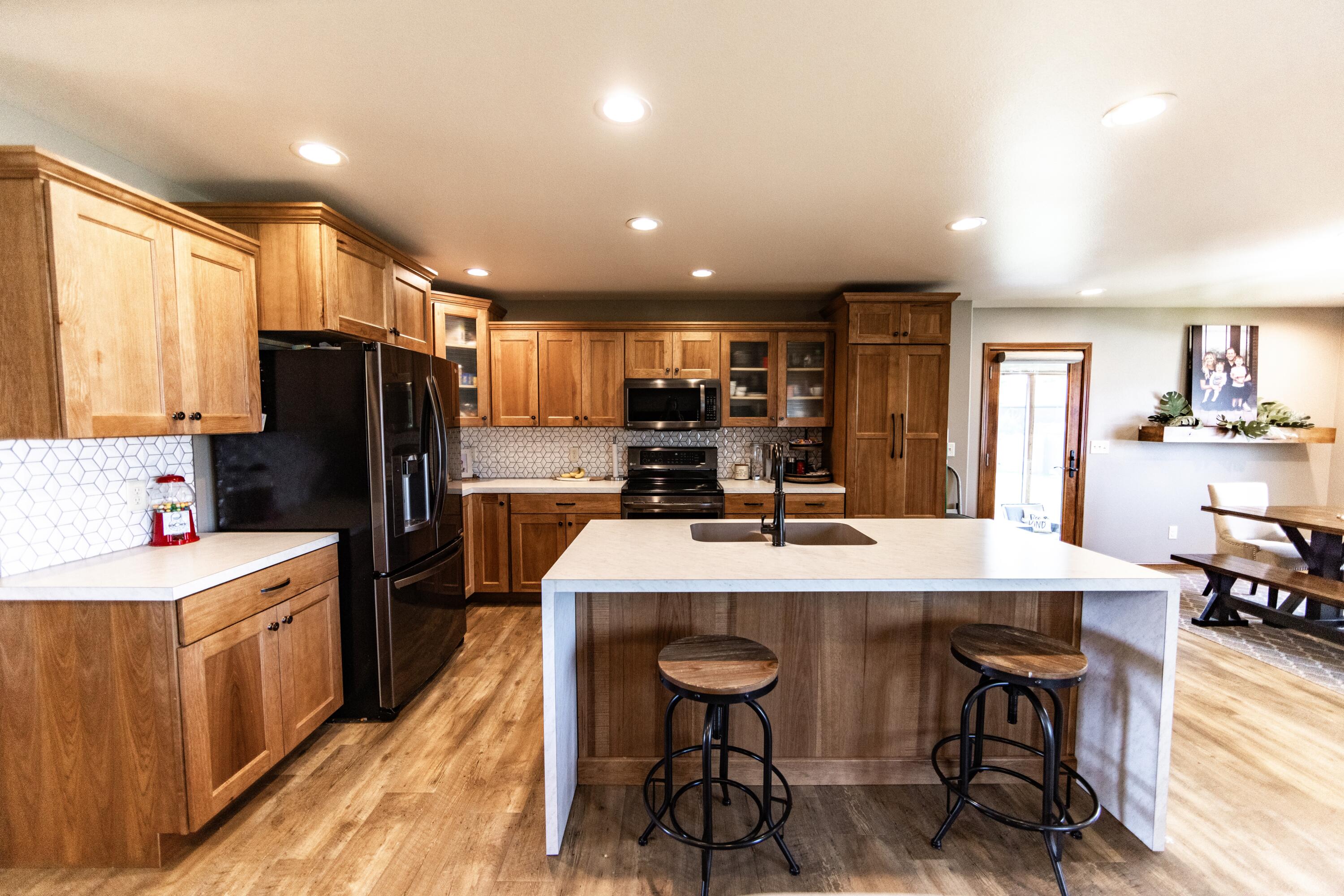 1435 Country Dr