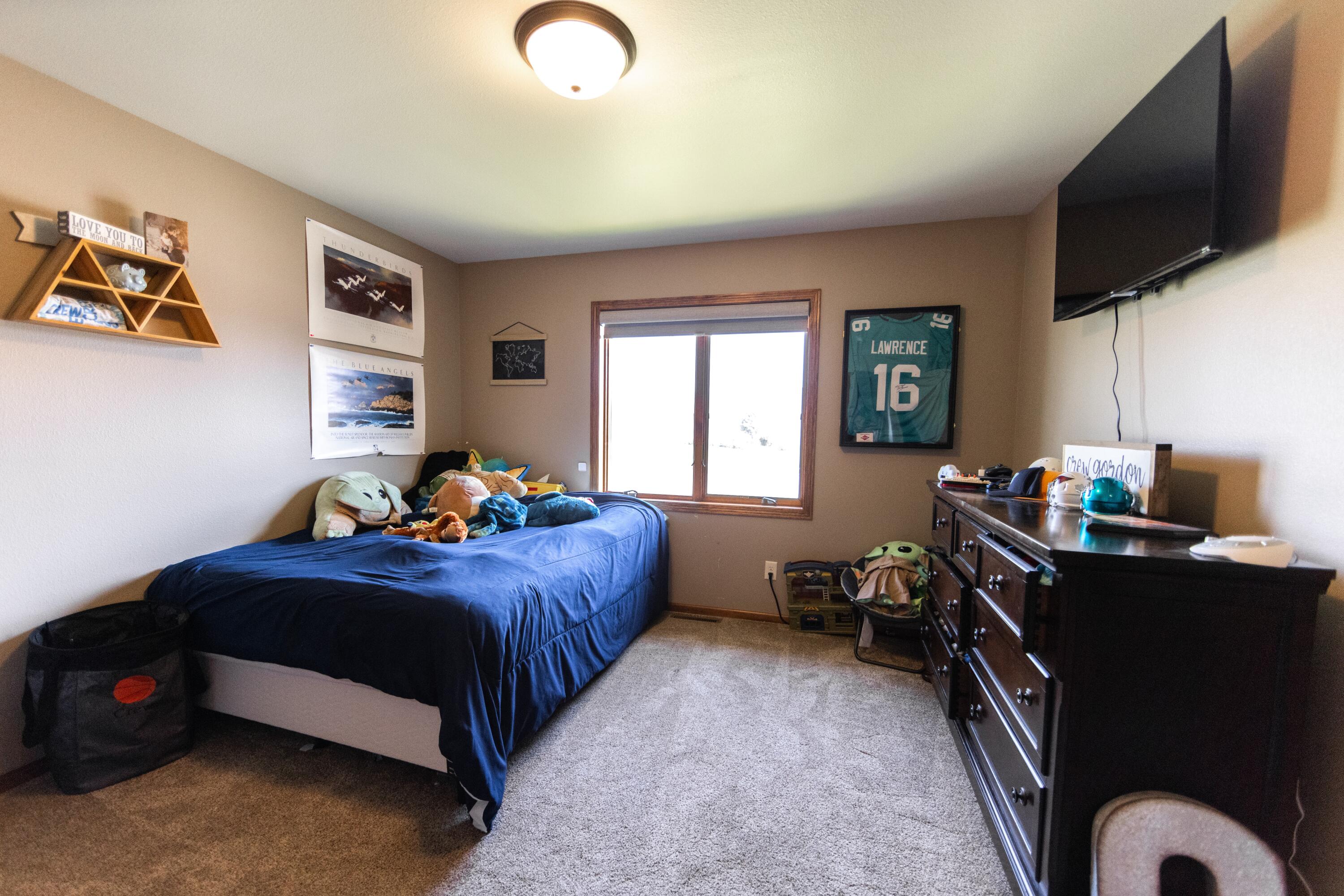 1435 Country Dr