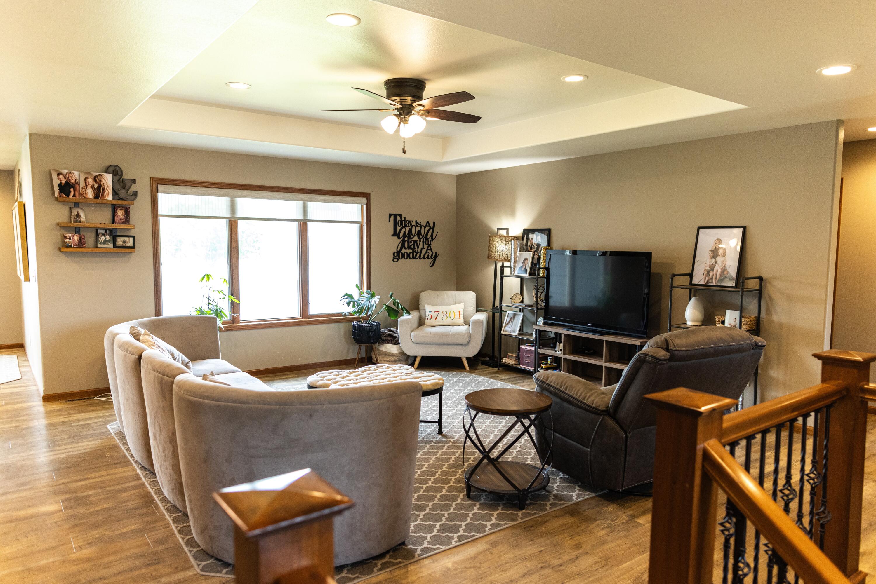 1435 Country Dr