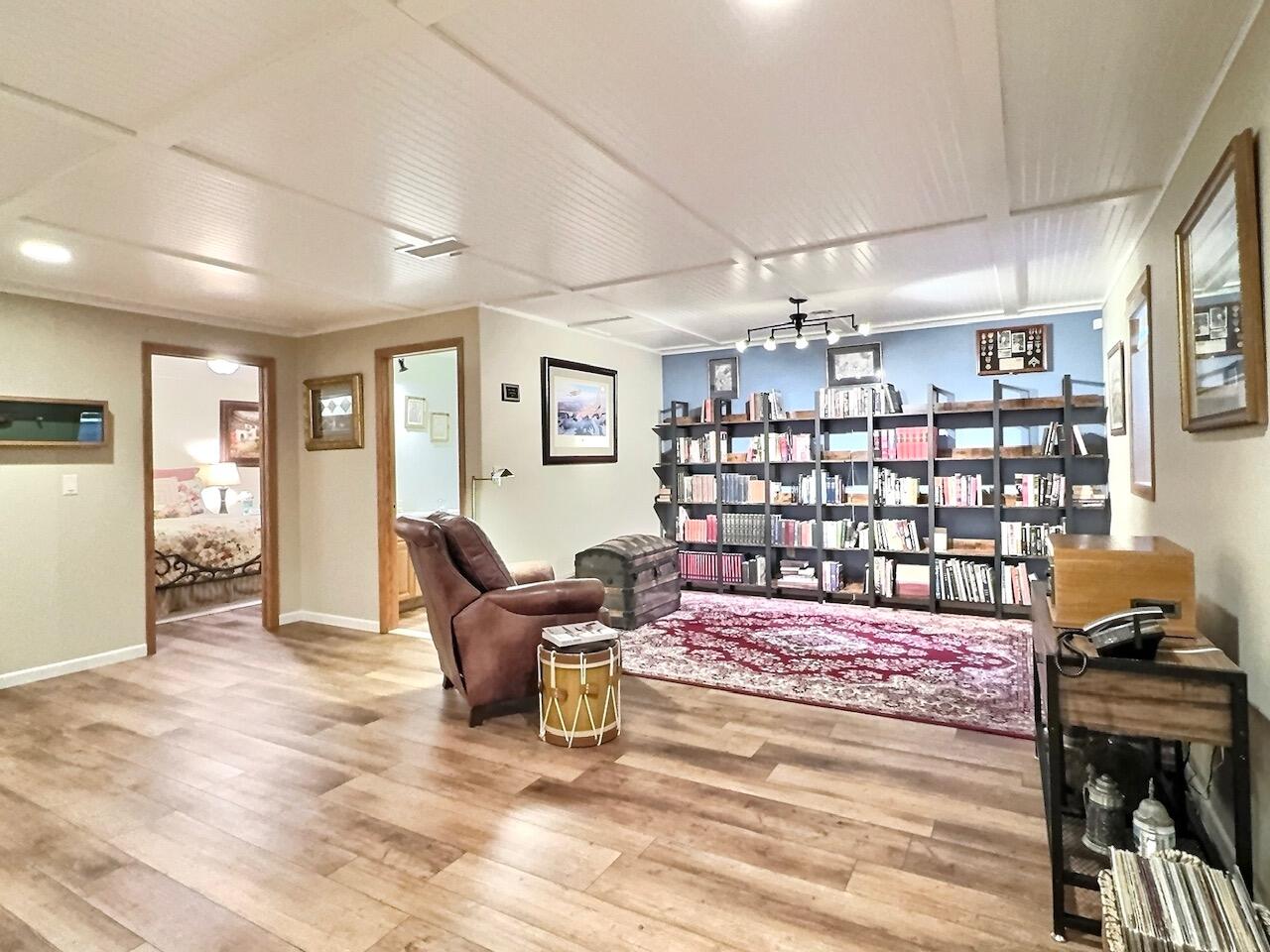 740 N Harmon Dr