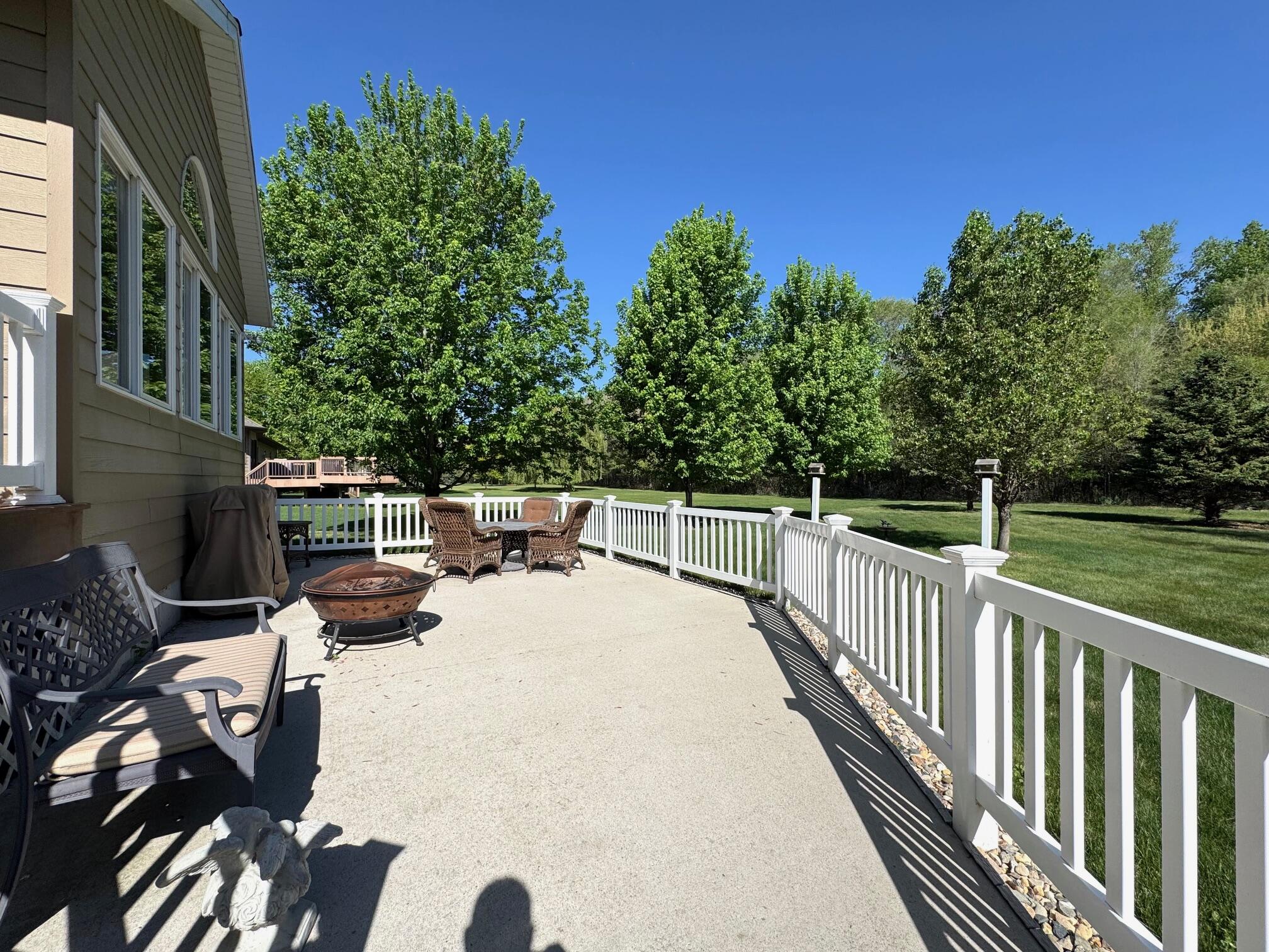 740 N Harmon Dr