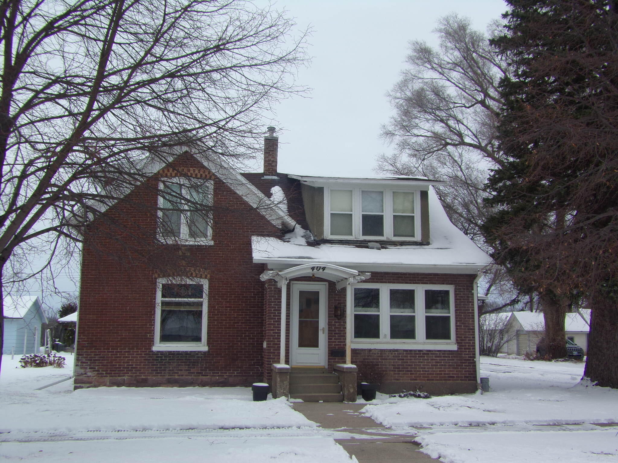 404 E Hanson Ave