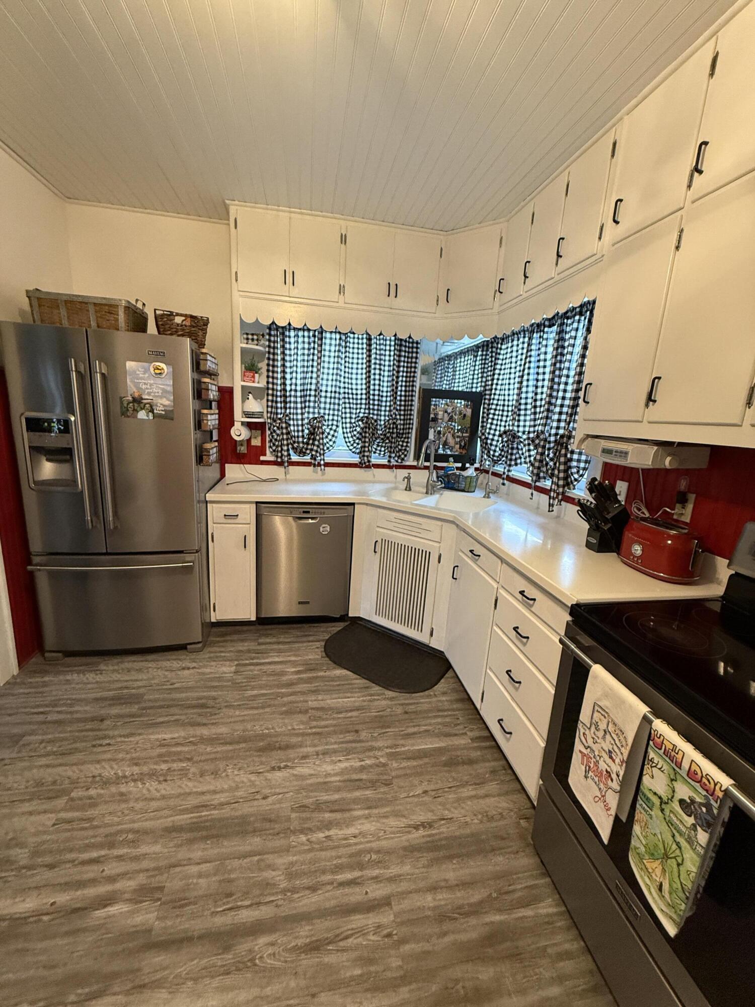 215 W 4th Ave