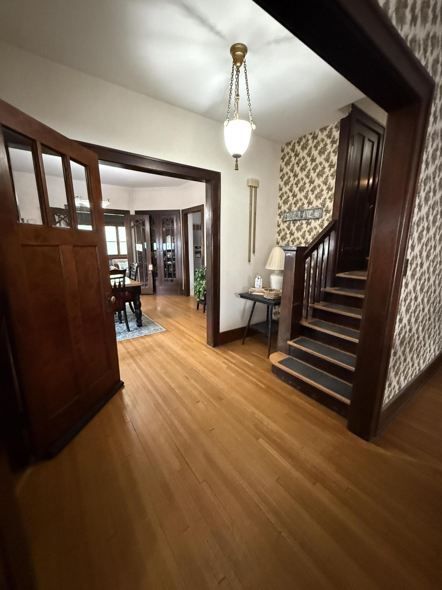 215 W 4th Ave