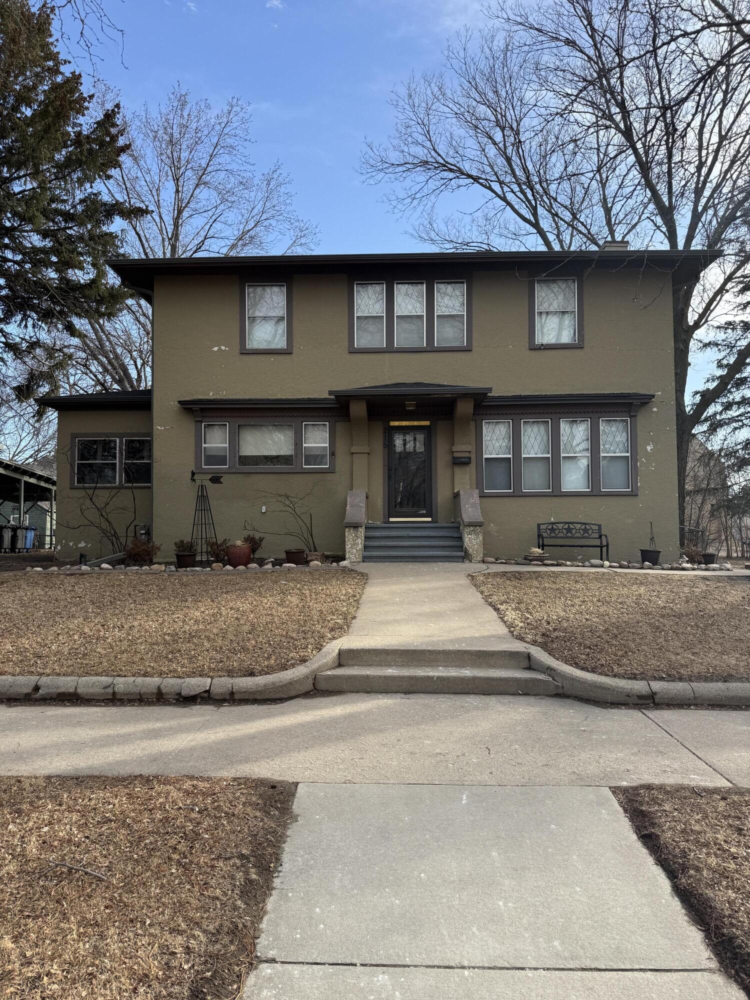 215 W 4th Ave