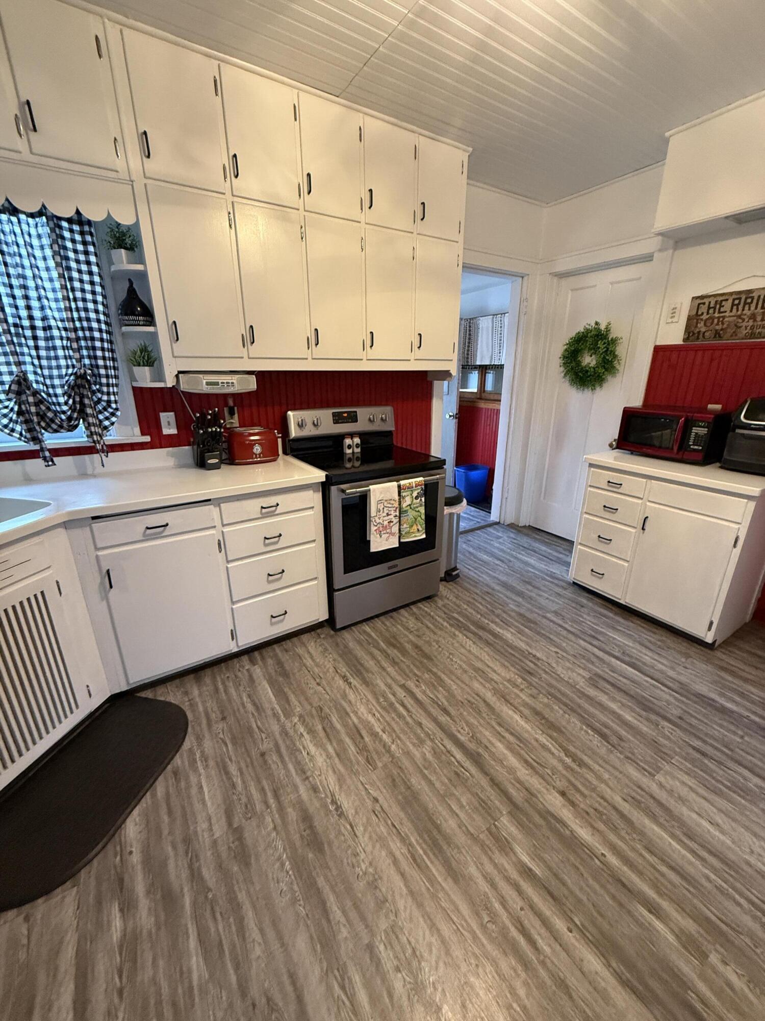 215 W 4th Ave