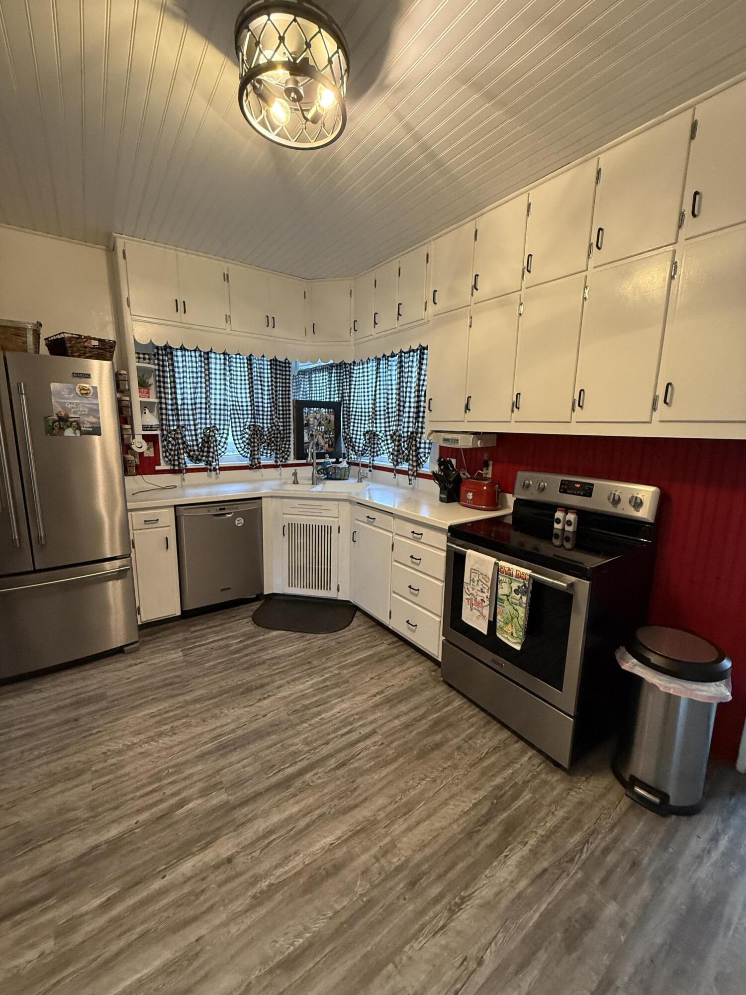 215 W 4th Ave