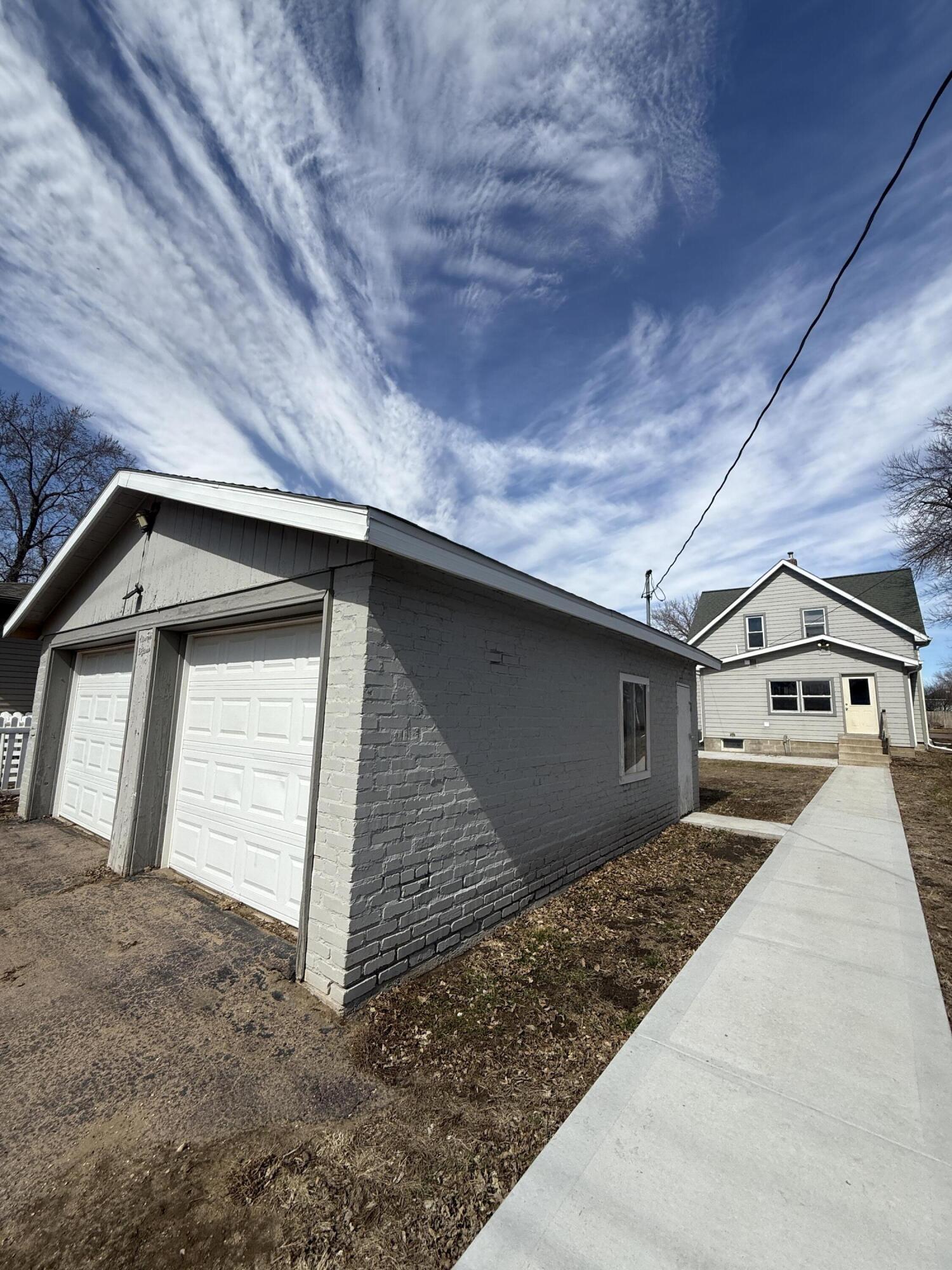 1115 E 3rd Ave