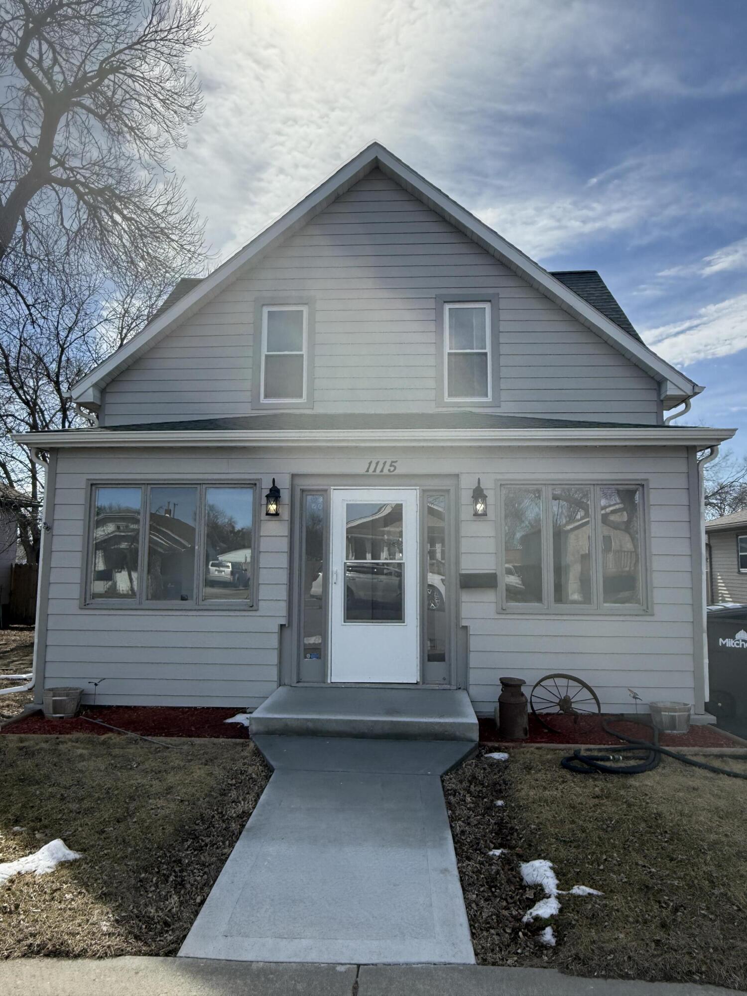 1115 E 3rd Ave