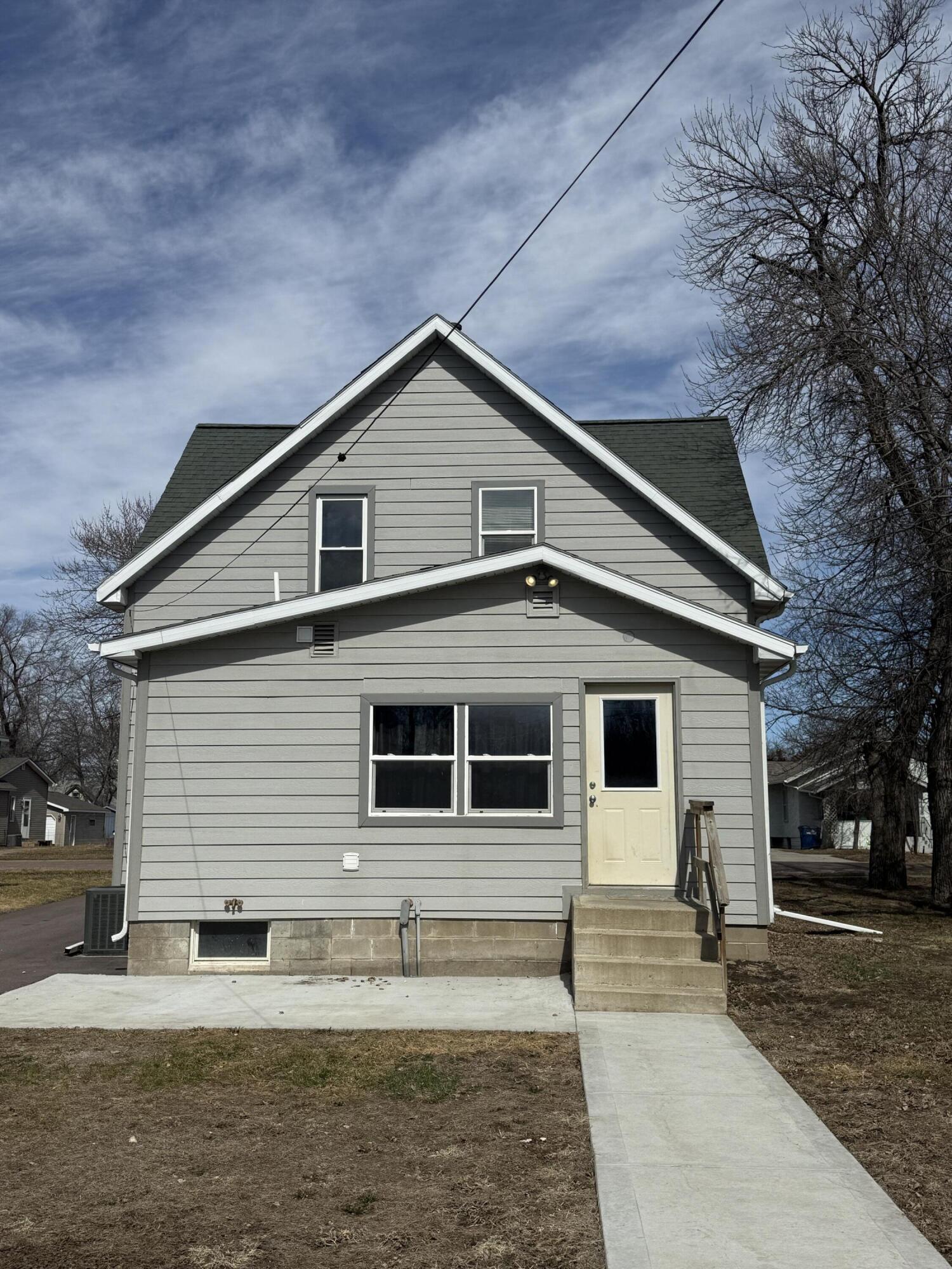 1115 E 3rd Ave