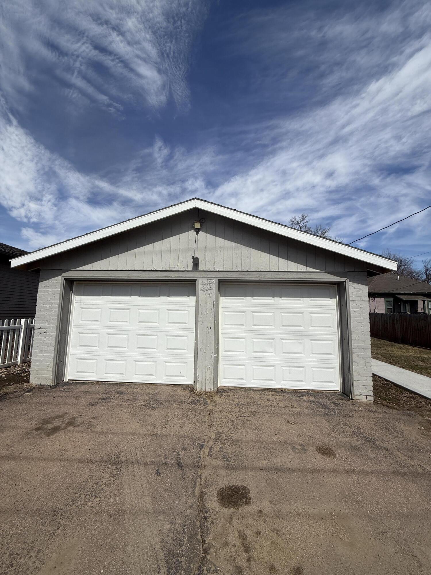 1115 E 3rd Ave