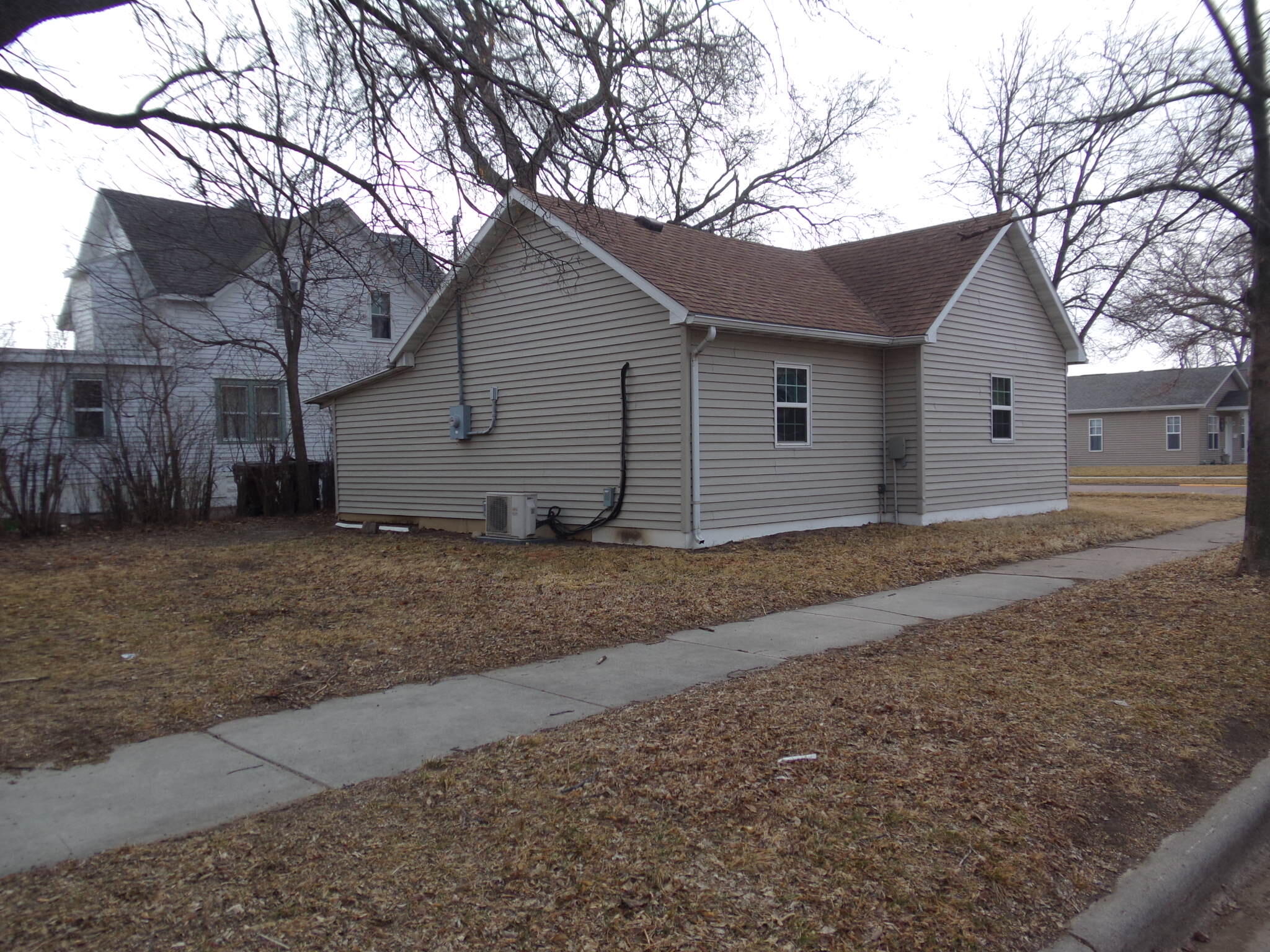 220 W 7th Ave