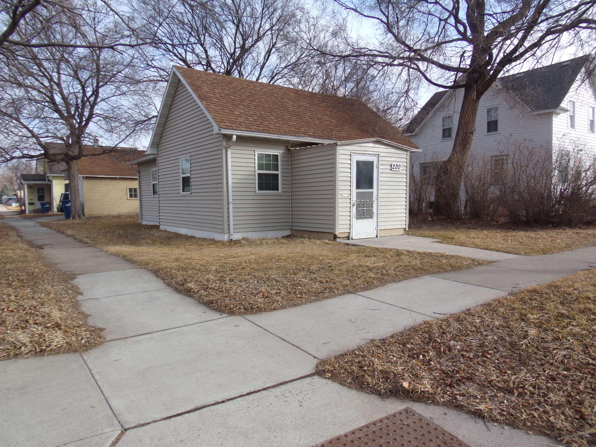 220 W 7th Ave